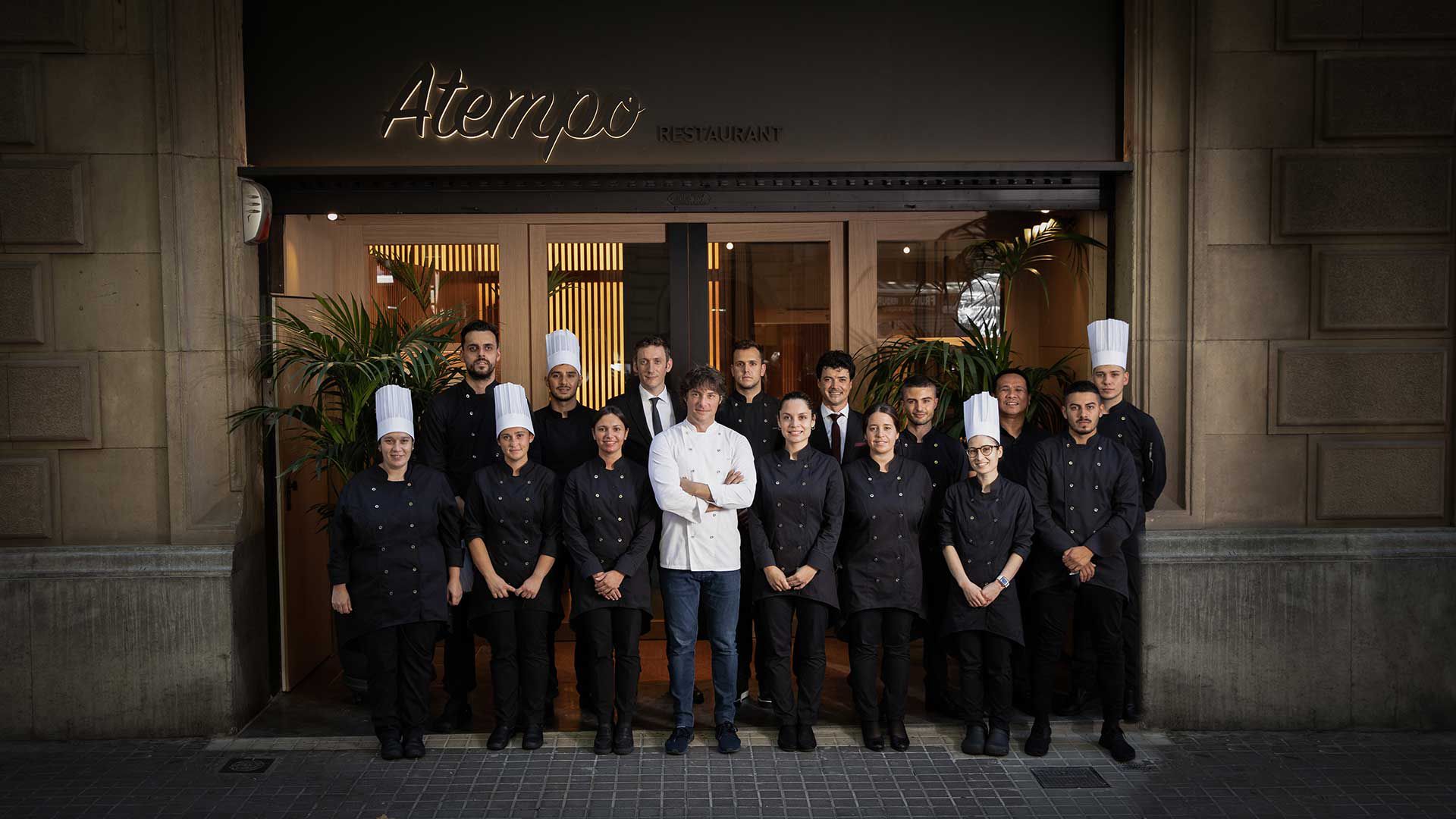El equipo del restaurante Atempo de Jordi Cruz en Barcelona (Prensa ABaC Group).