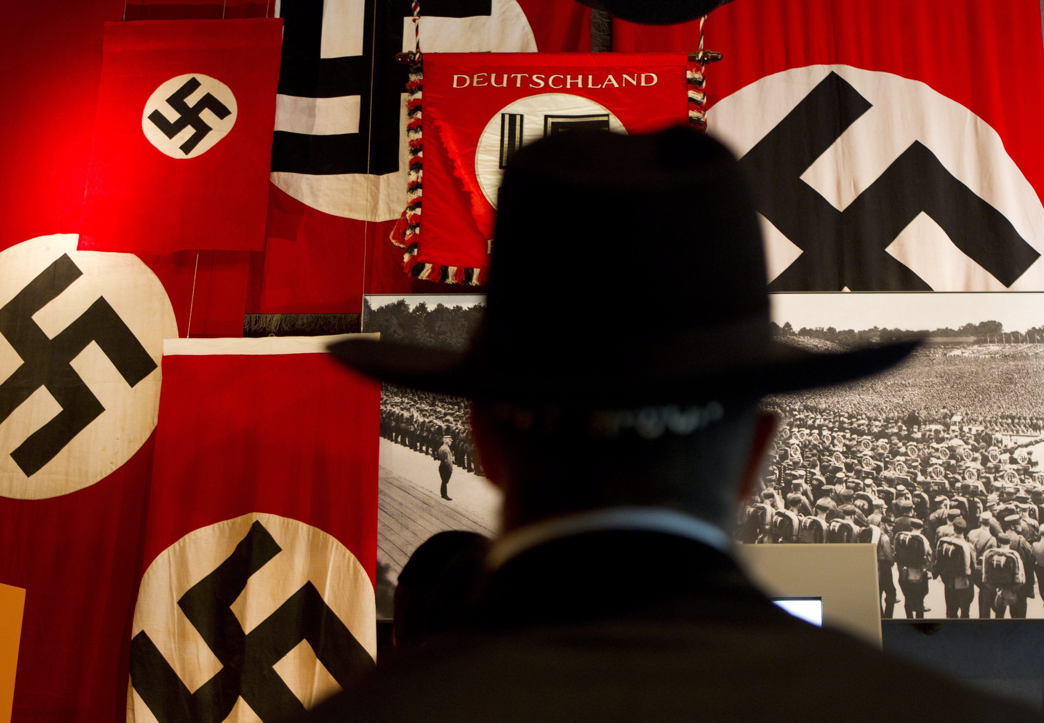 Australia penalizará con hasta doce meses de cárcel la exhibición y venta de  símbolos nazis. (EFE)
