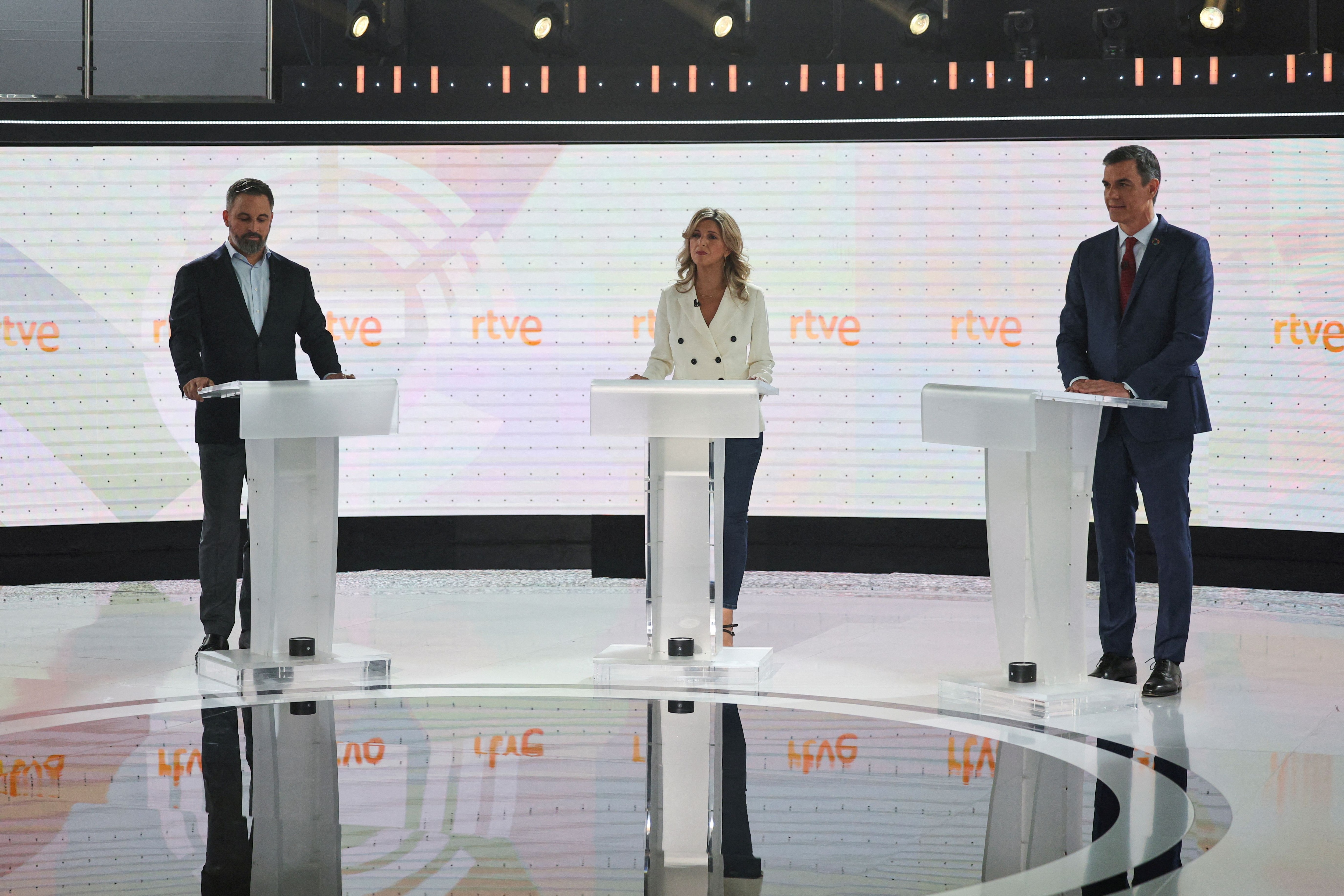 Santiago Abascal, Yolanda Díaz y Pedro Sánchez, en el debate de RTVE.
