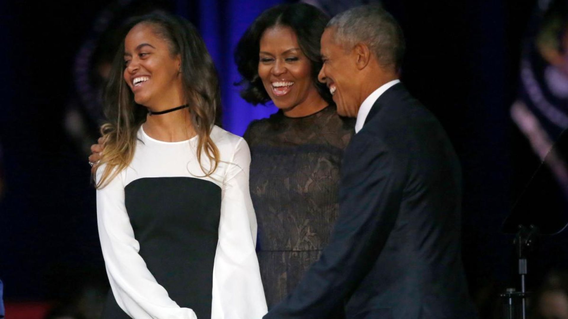 La ex pareja presidencial de Estados Unidos no dejaron pasar por alto el cumpleaños número 25 de su hija mayor, Malia Obama.