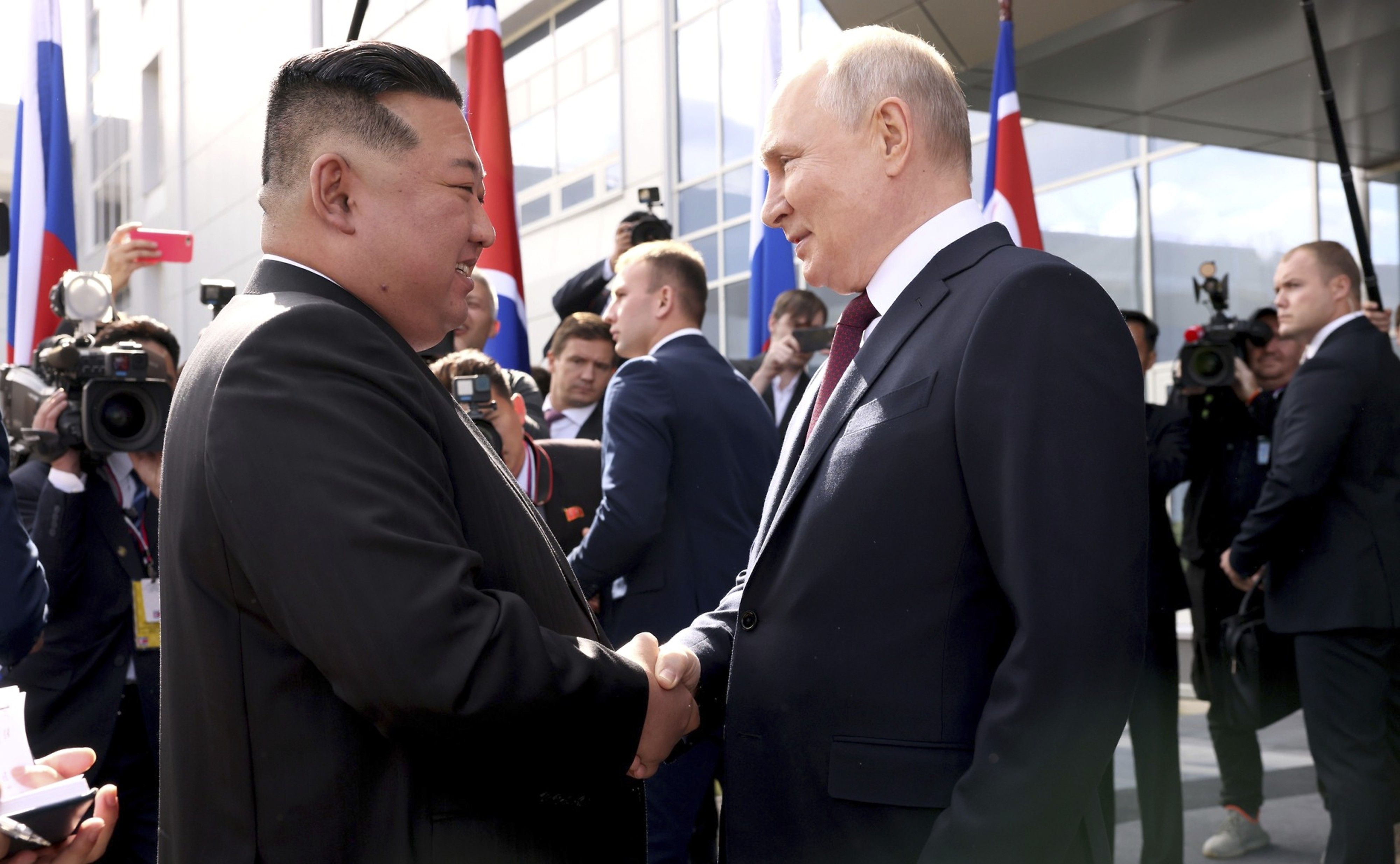 La reunión de Kim con Putin se llevó a cabo en el principal puerto espacial de Rusia (Europa Press/Contacto/Mikhail Metzel/Kremlin Pool)