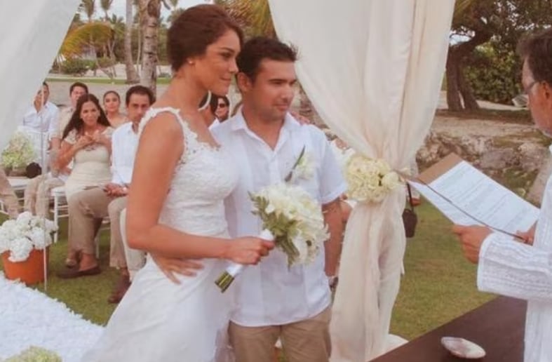 Karen Schwarz y Ezio Oliva en su boda simbólica en 2015. (Instagram)