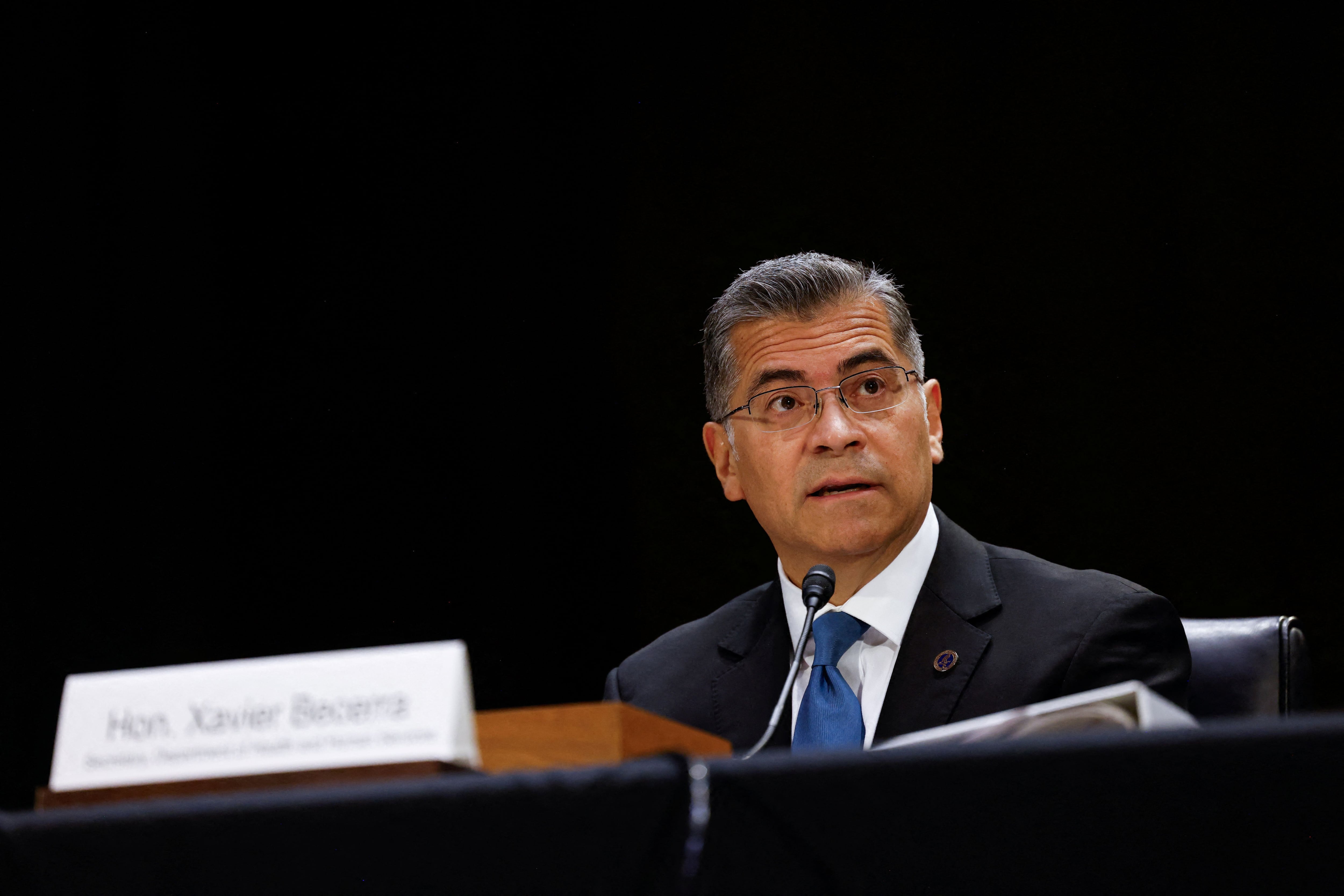 Xavier Becerra declara un avance en los derechos contra la discriminación en la atención médica. (REUTERS/Julia Nikhinson/Archivo)