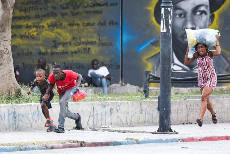 Los líderes de las pandillas claman por influencia política, amenazando con violencia si no se satisfacen sus demandas (REUTERS/Ralph Tedy Ero)