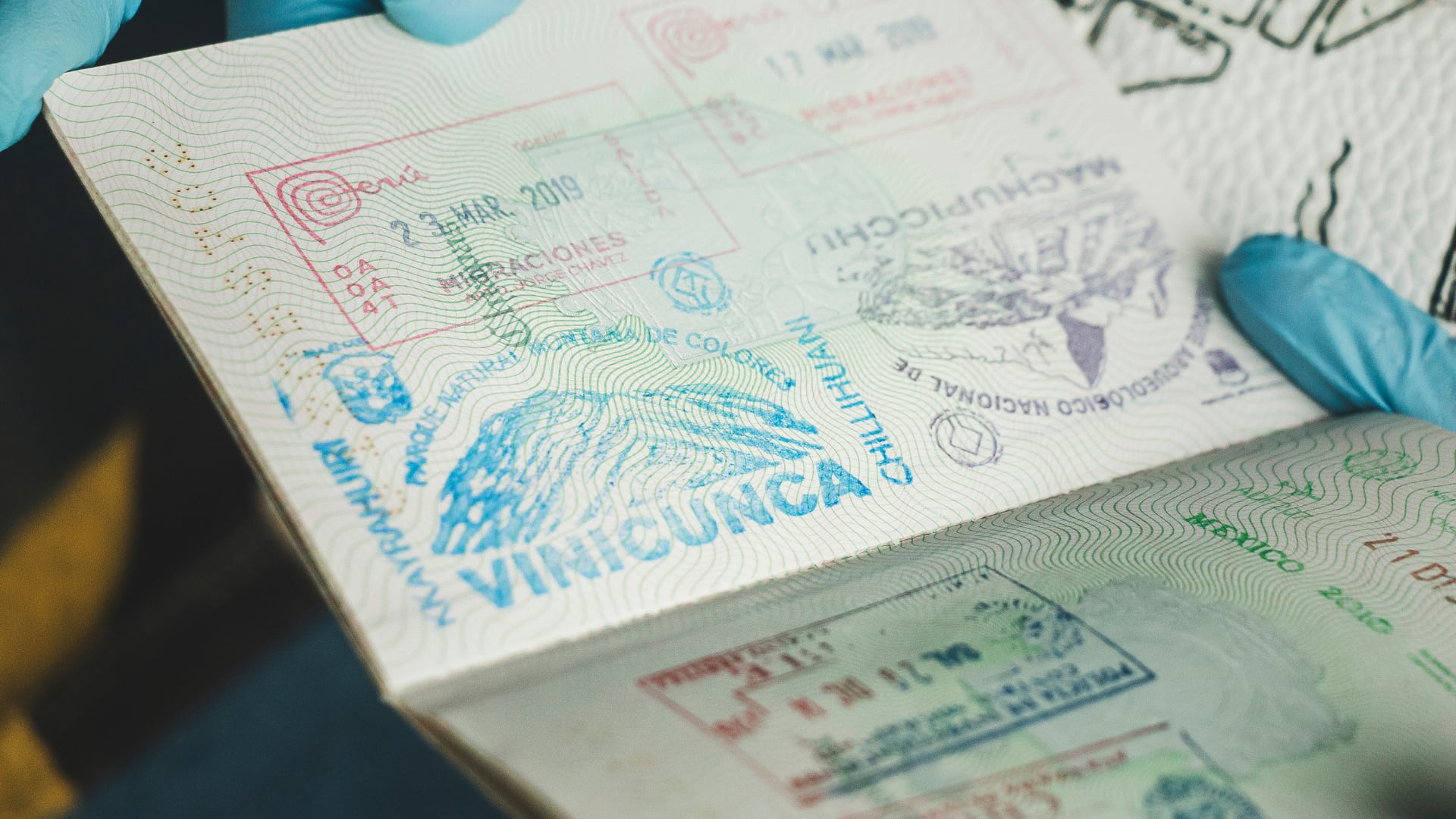 En el camino hacia la exploración internacional, con solo el pasaporte, se puede visitar varios pases del mundo sin necesidad de una visa - crédito Canva
