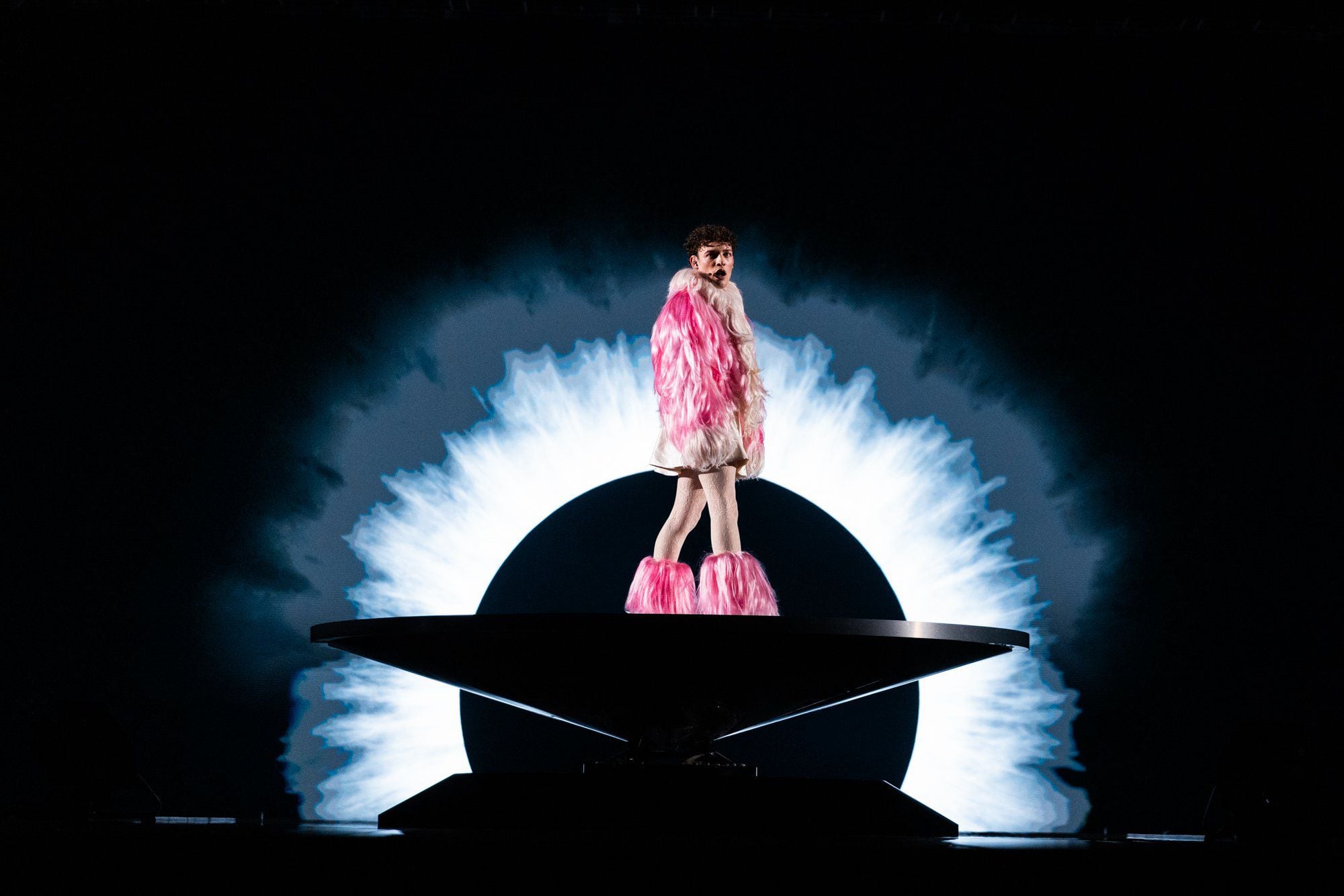 Nemo, durante su primer ensayo en Eurovisión 2024. (UER)