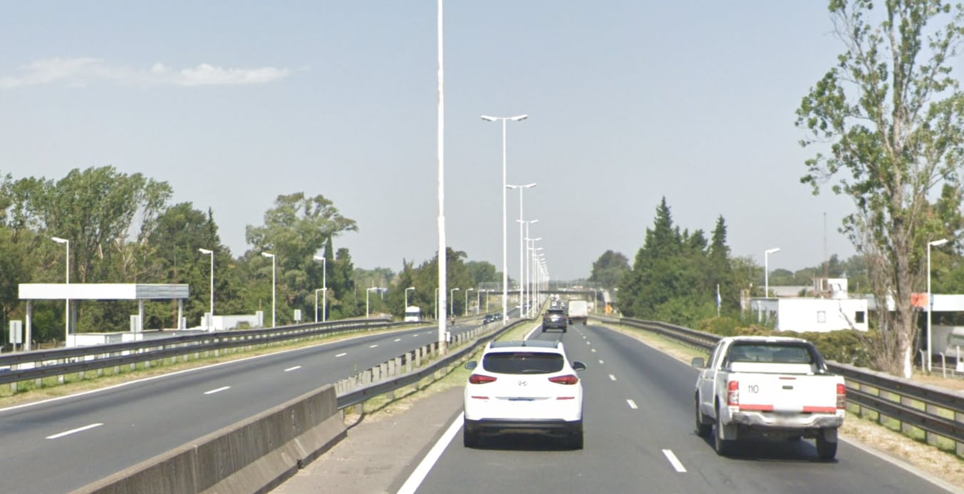 Robo y tiroteo en la autopista del Oeste: delincuentes balearon un policía Federal y a su acompañante para sustraerle la moto en General Rodríguez