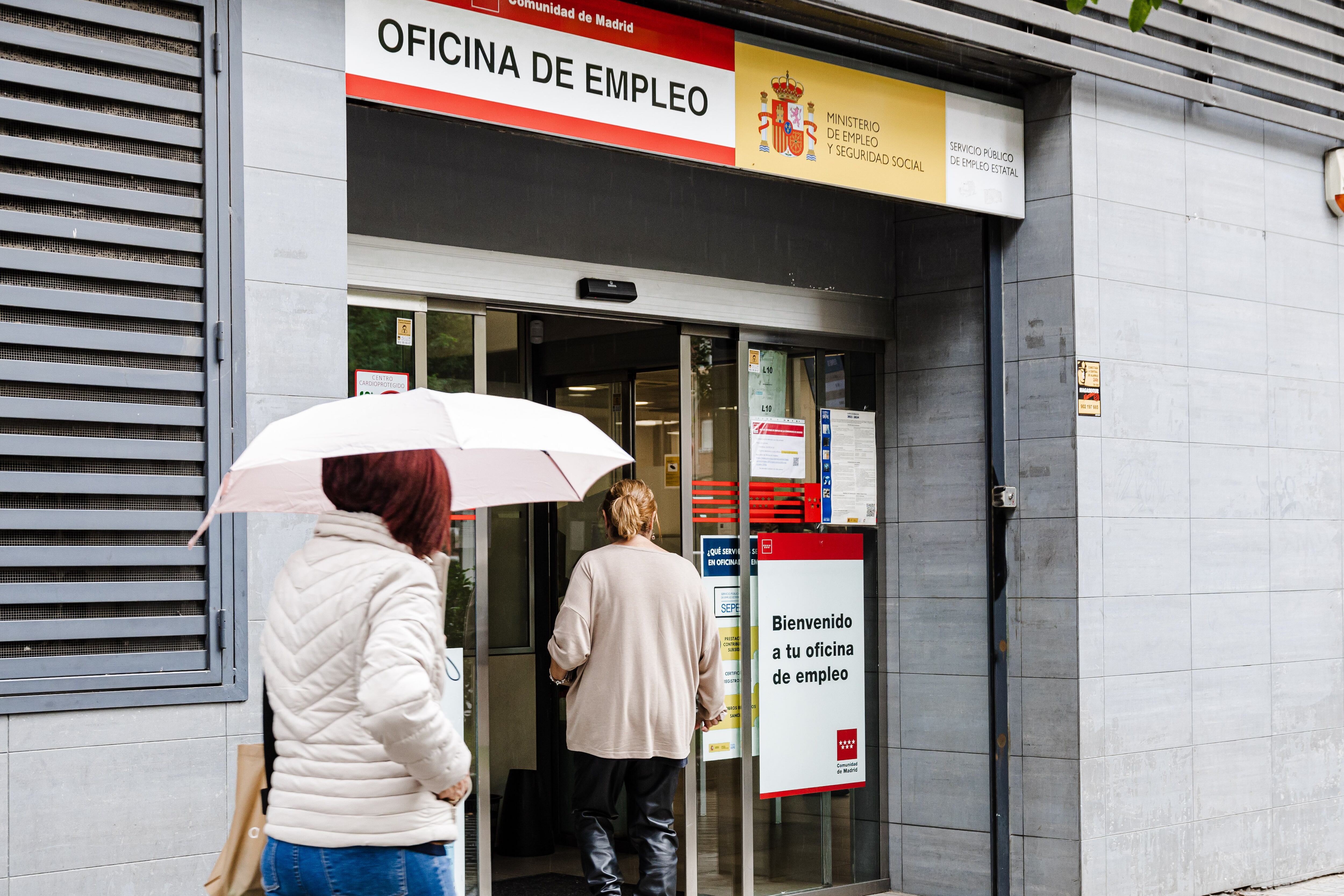 Una oficina del paro en Madrid. (Carlos Luján/Europa Press)