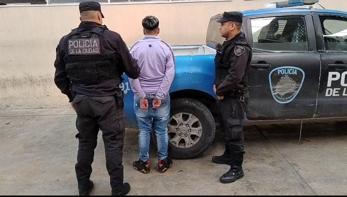 Violento robo piraña en una pizzería de Almagro: detuvieron a uno de los sospechosos y es menor de edad