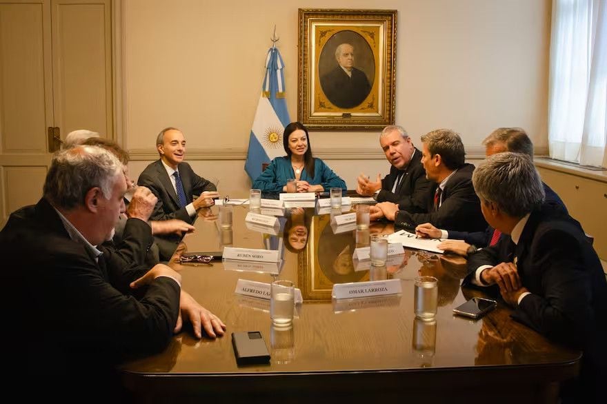 Sandra Pettovello y Carlos Torrendell con el CIN