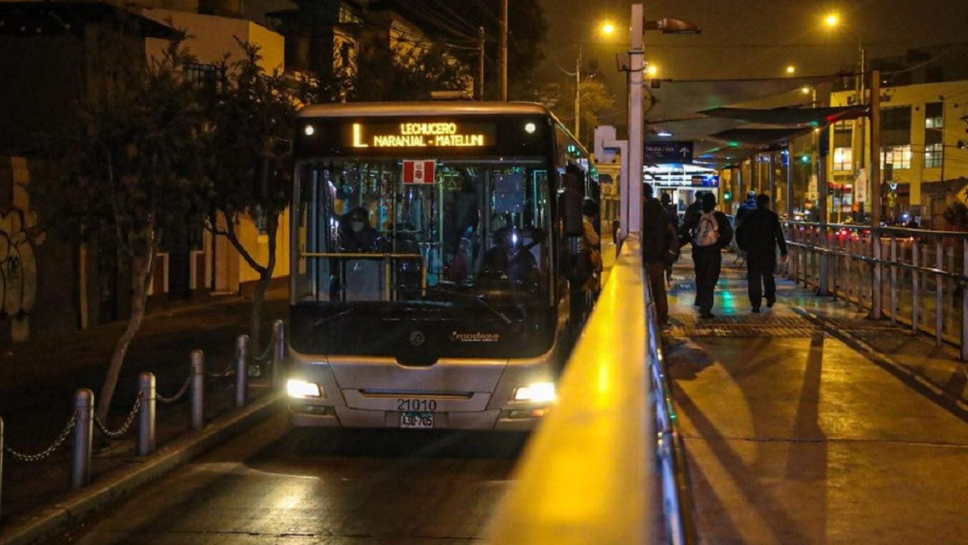 ATU recordó el servicio de lechucero del metropolitano