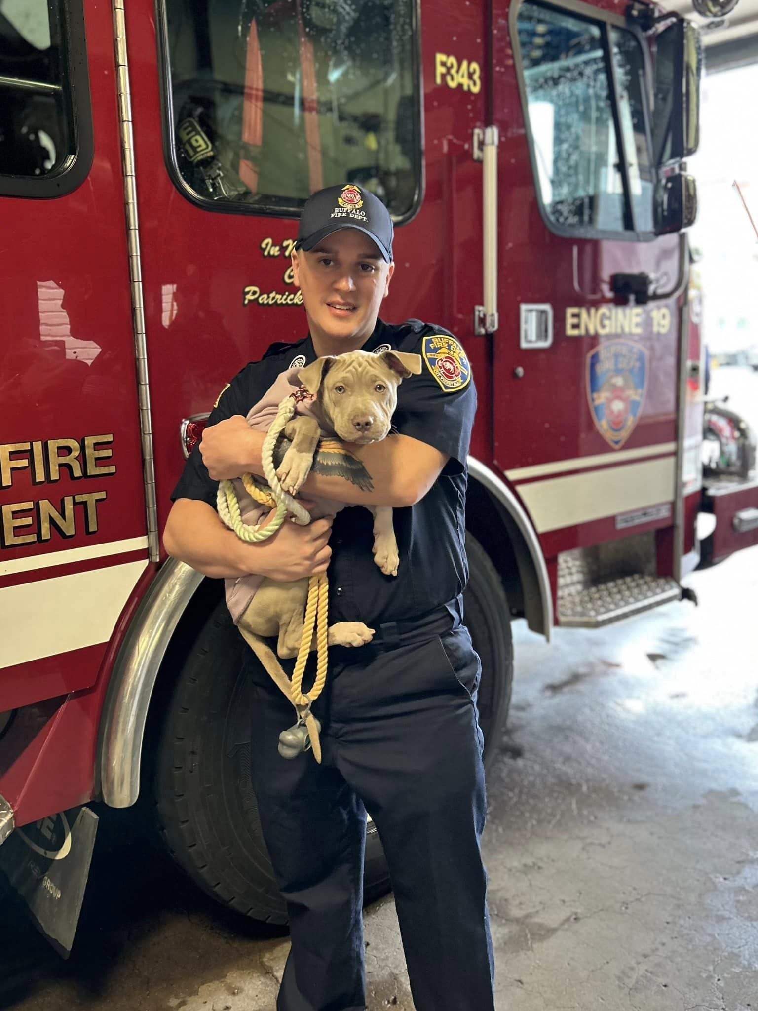 Ahora tiene una vida feliz y es protegida por todos los bomberos de la estación. (Facebook/The Buffalo Fire Department).

Auburn, perros, bomberos, razas de perros, mascotas, animales, rescate animal, adopciones, Nueva York, Estados Unidos