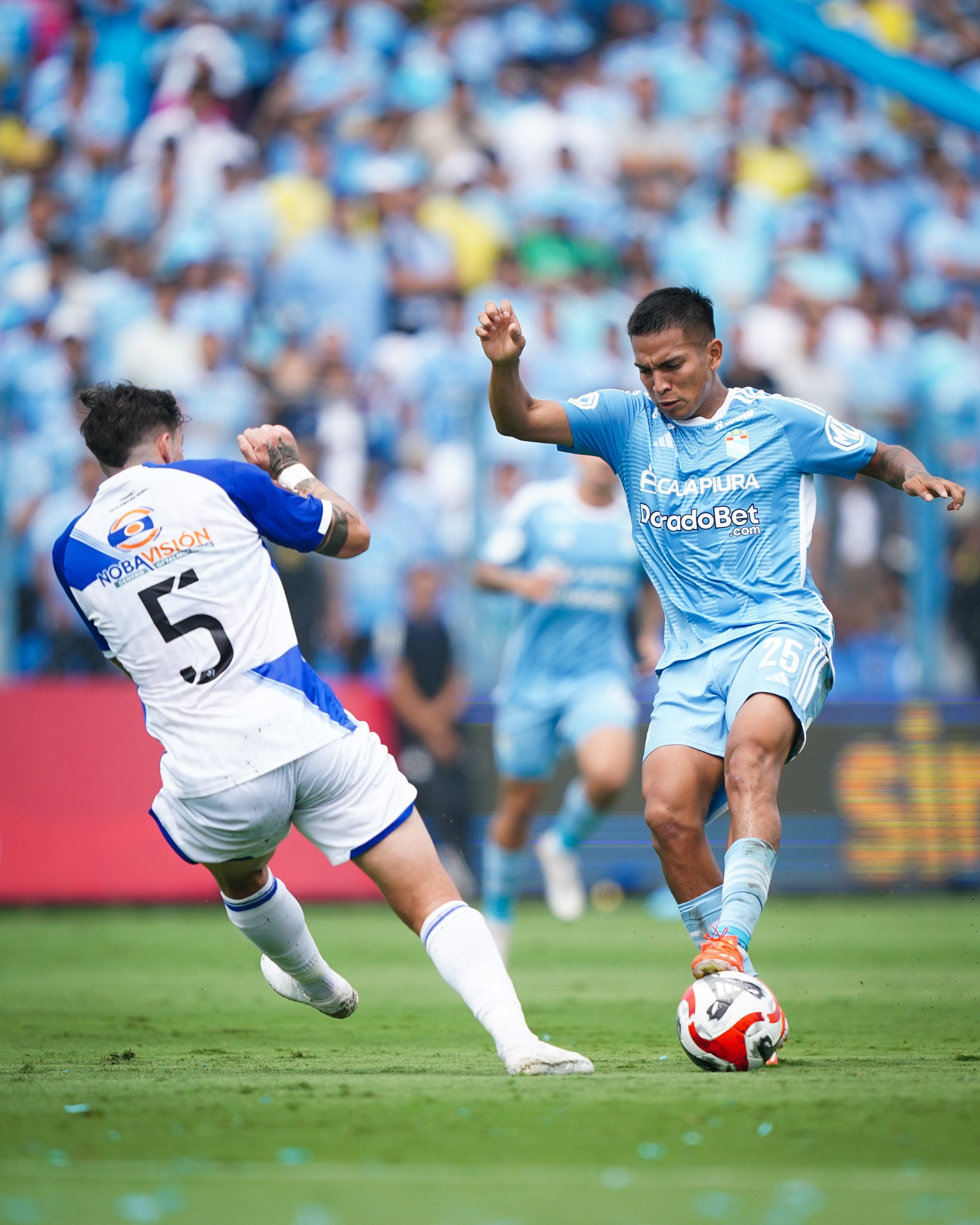 Martín Távara es baja de último momento en Sporting Cristal para el duelo contra Comerciantes Unidos.