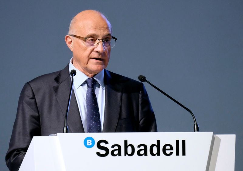El presidente del banco Sabadell, Josep Oliu Creus. REUTERS/Heino Kalis