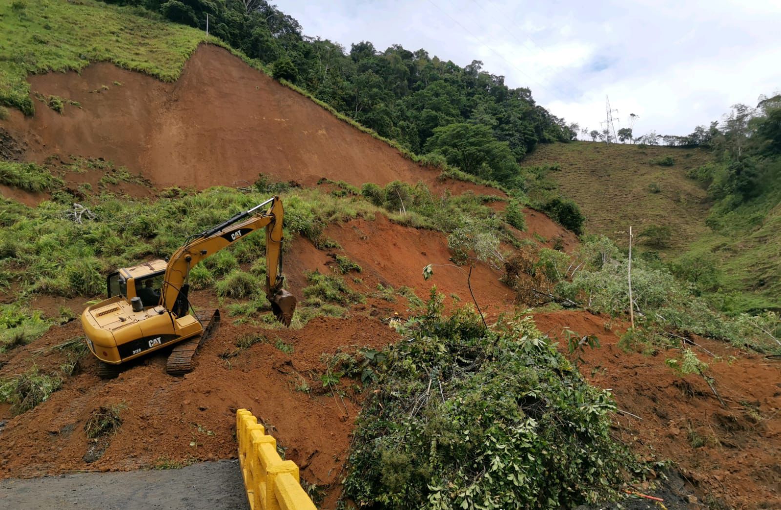 Cierre total de la vía Quibdó – Pereira por derrumbes-Colombia-10 de enero del 2023