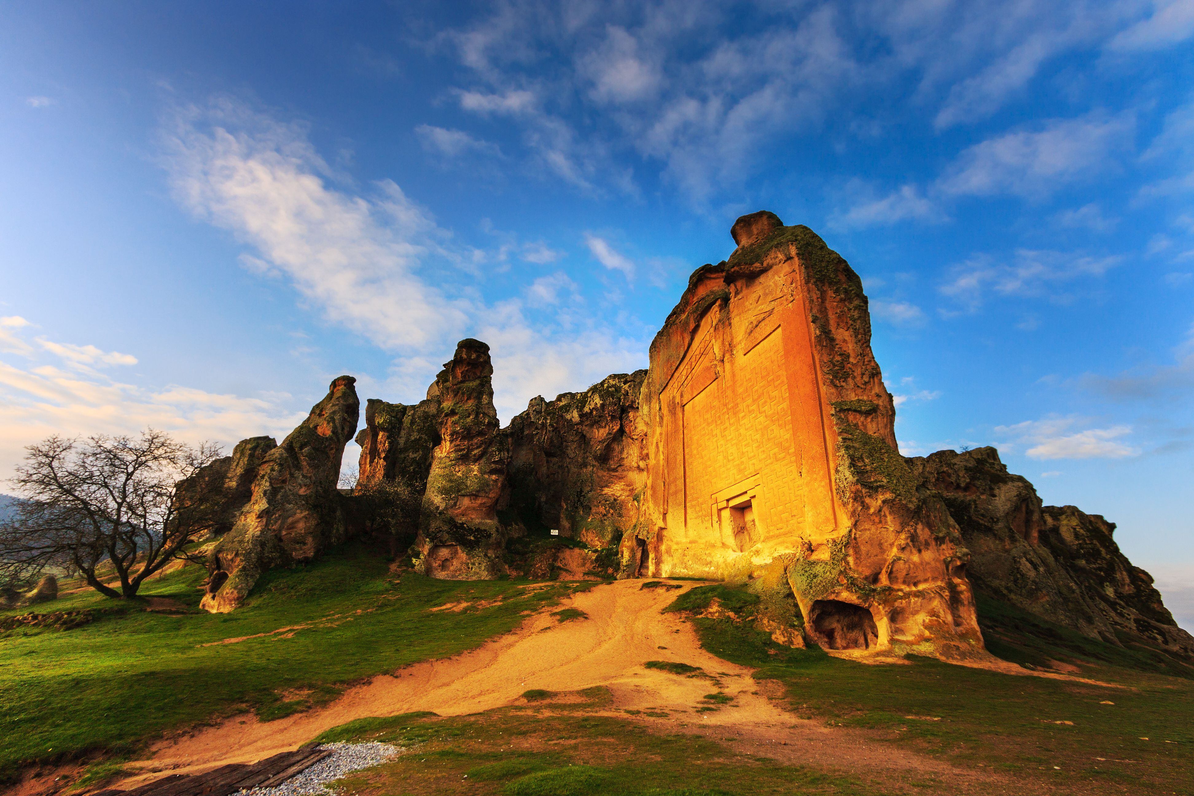 Casas cueva de Yazılıkaya o ‘Ciudad Midas’. (Shutterstock)