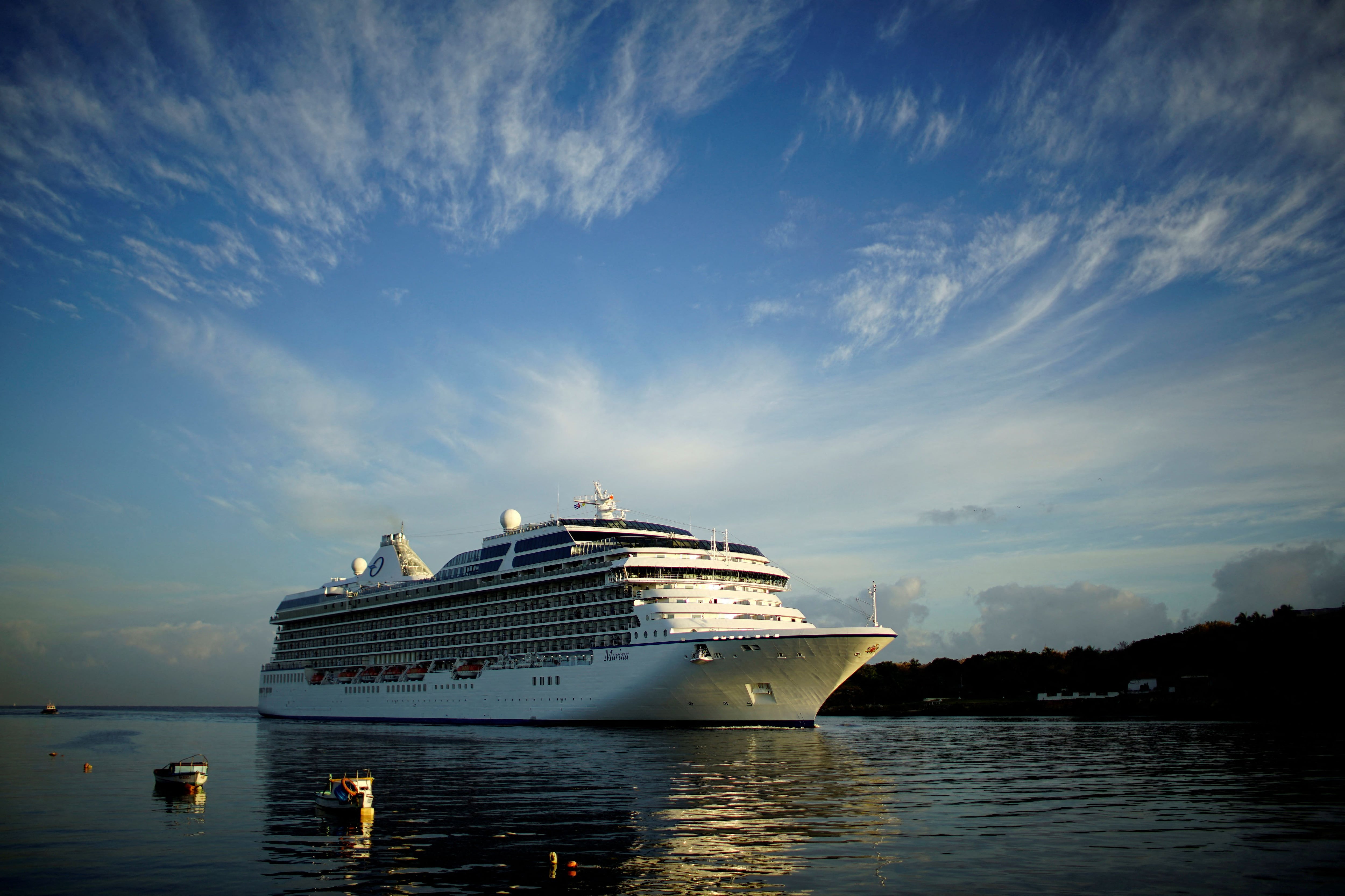 Un hombre de 35 años, empleado recientemente por Norwegian Cruise Line, fue detenido tras apuñalar a tres personas a bordo del barco. (REUTERS/Alexandre Meneghini)