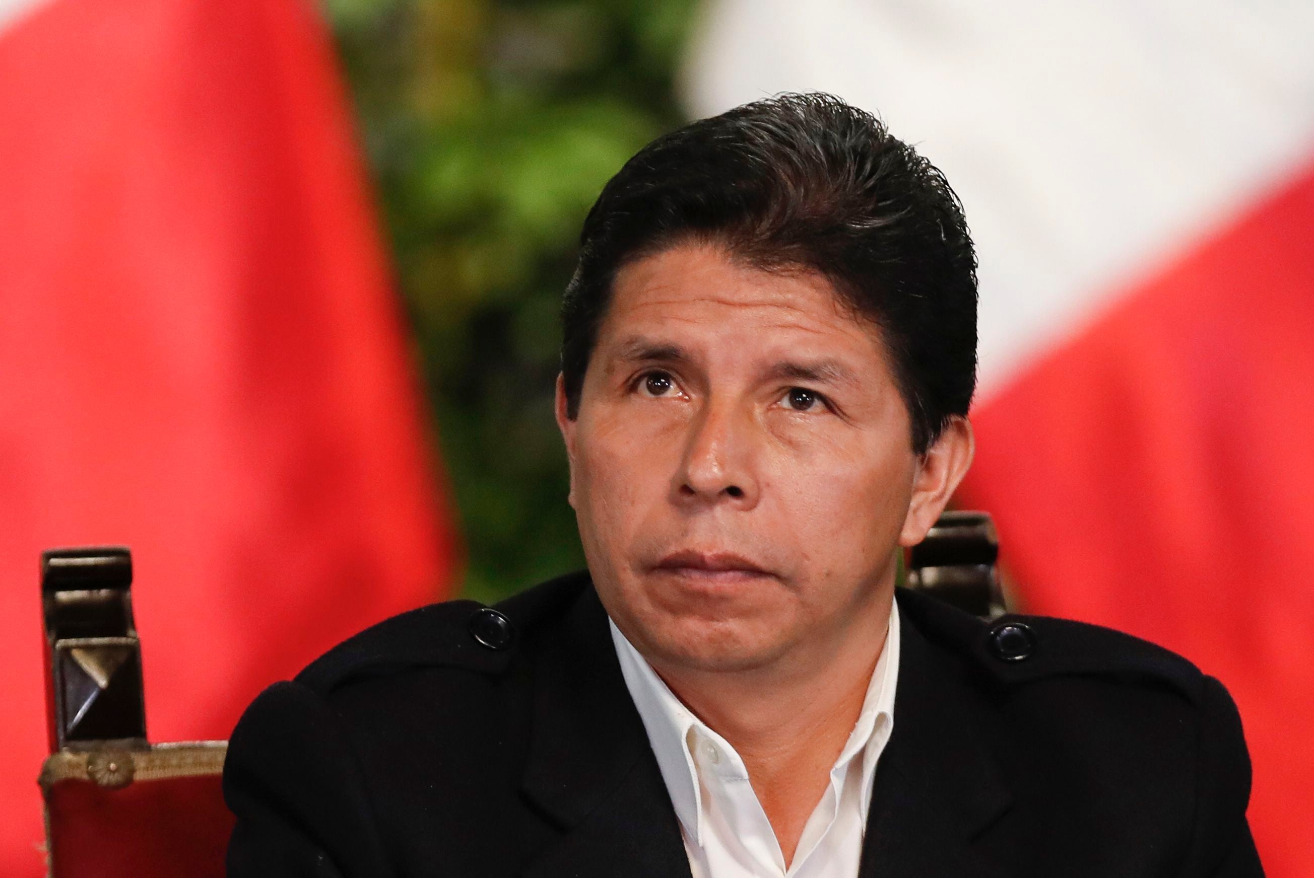 El expresidente peruano Pedro Castillo durante una rueda de prensa sobre las acusaciones de la Fiscalía en su contra, el 11 de octubre del 2022, en Lima (Perú). EFE/ Paolo Aguilar
