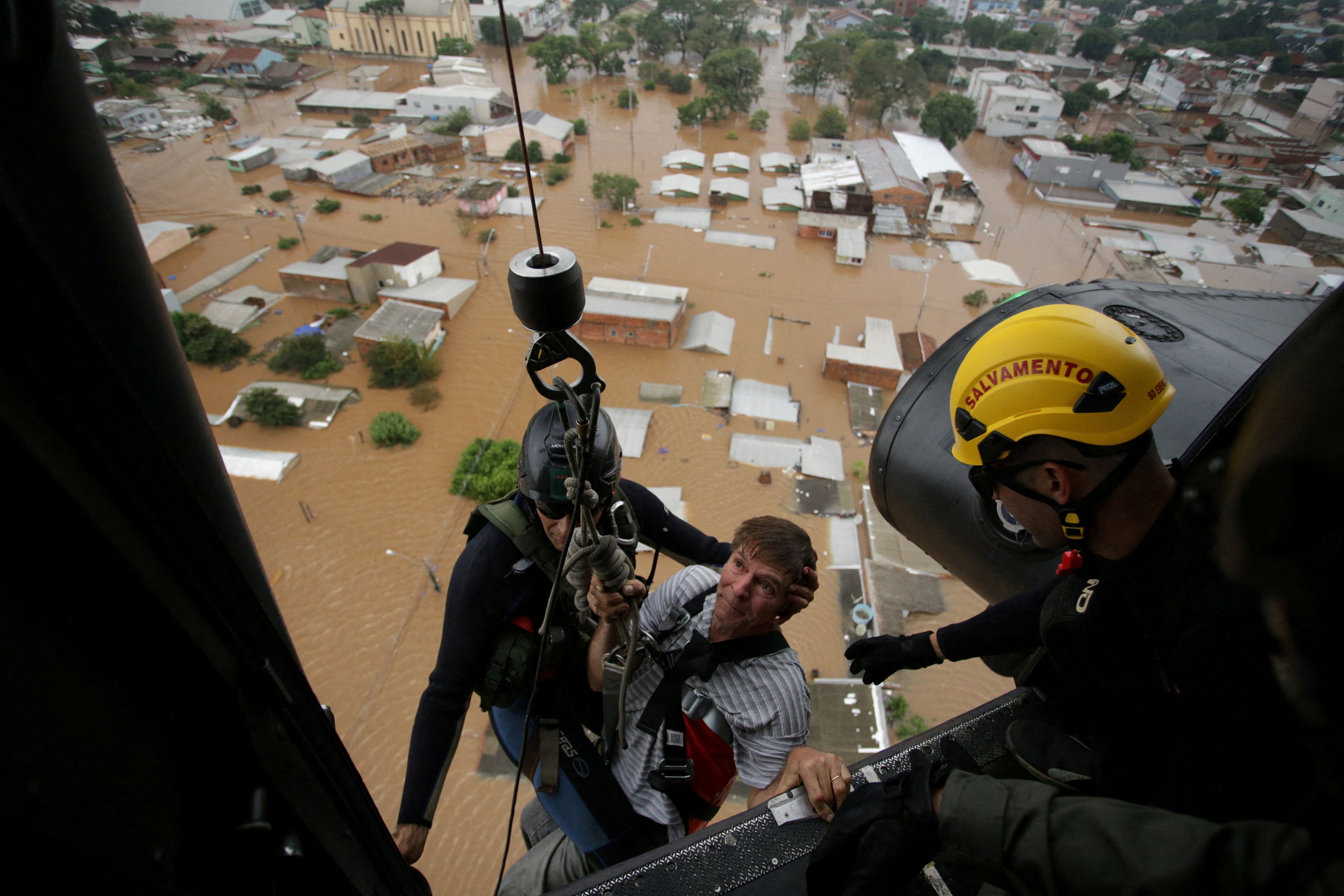 Emergencia en Brasil: más 70.000 personas evacuadas y medio millón de afectados por los temporales al sur del país (REUTERS/Renan Mattos)