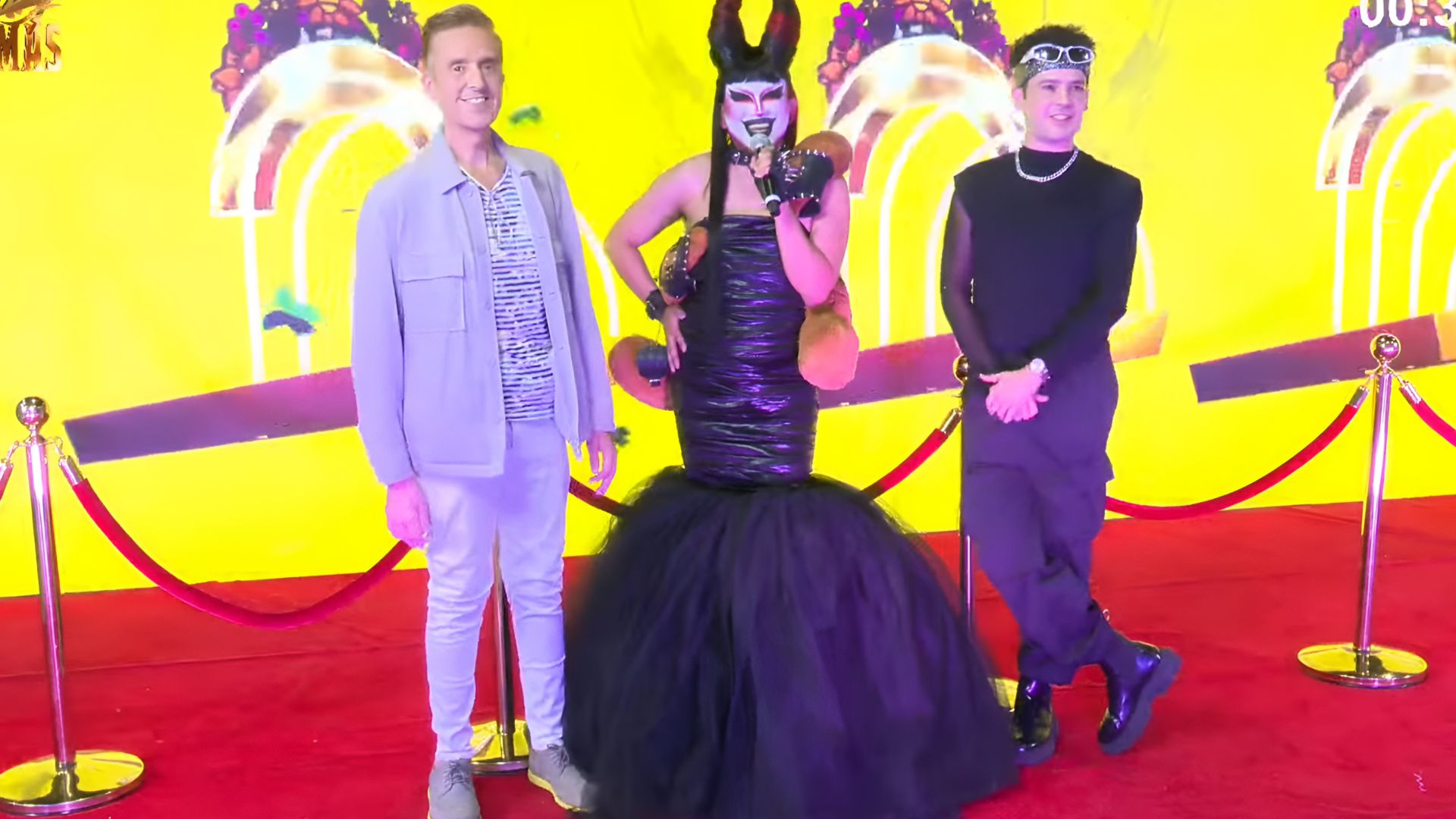 Daniel Bisogno desfiló por la alfombra roja de "La Más Draga" junto al influencer Charly Moreno.