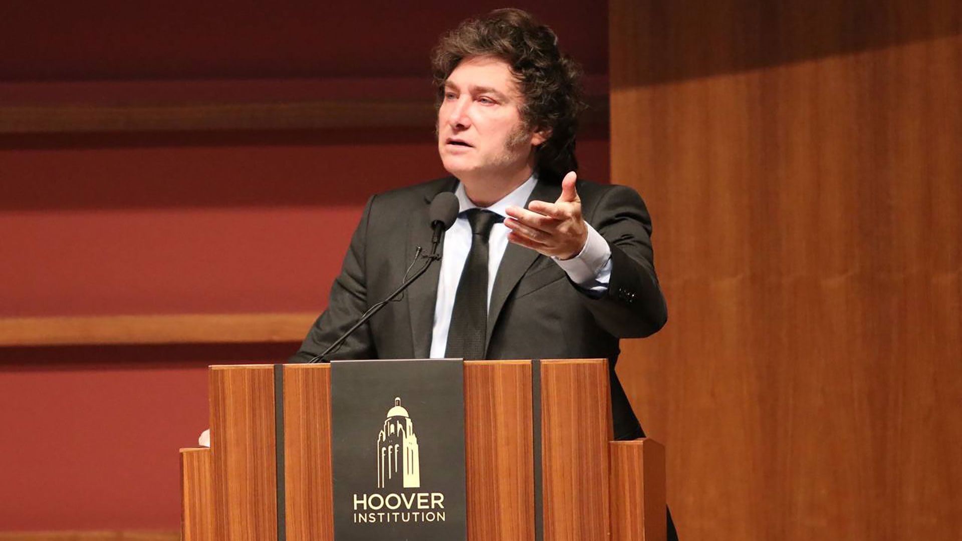 El Presidente Javier Milei disertó hoy en la Institución Hoover de la Universidad de Stanford en San Francisco Estados Unidos