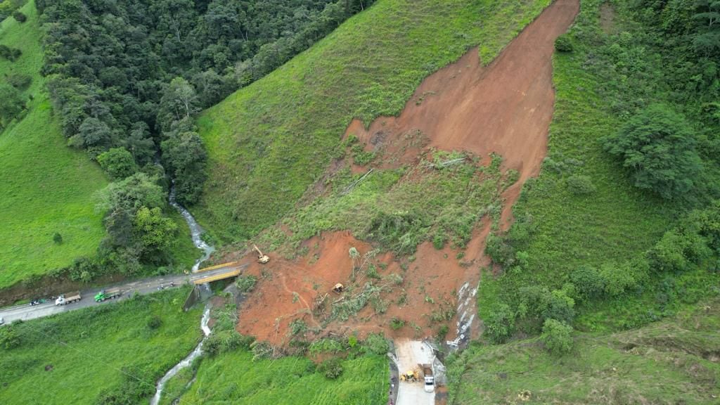 Cierre total de la vía Quibdó – Pereira por derrumbes-Colombia-10 de enero del 2023