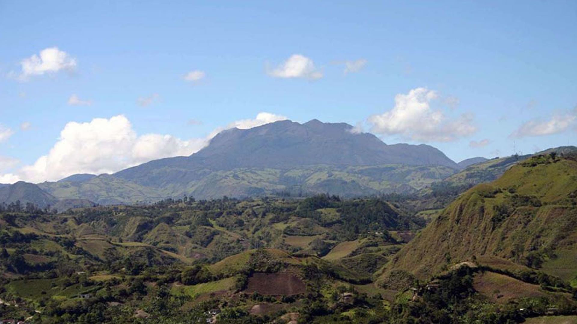 El volcán Doña Juana ha mostrado actividad sísimica inusual en los últimos días. Foto - Wikipedia