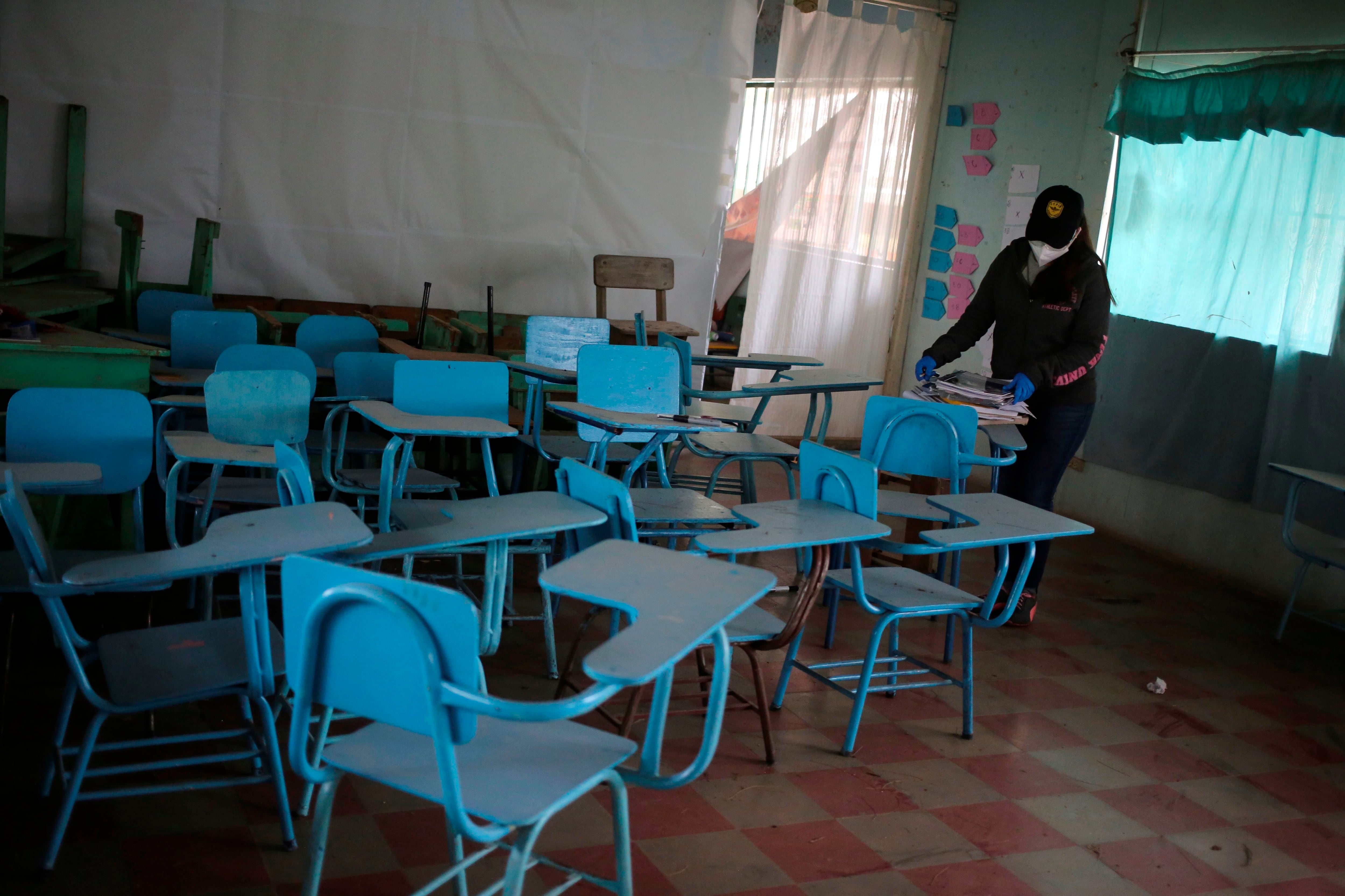 Altas temperaturas en diversas entidades del país ya ocasionó los cambios de horarios y suspensión de clases (EFE/ Gustavo Amador)

