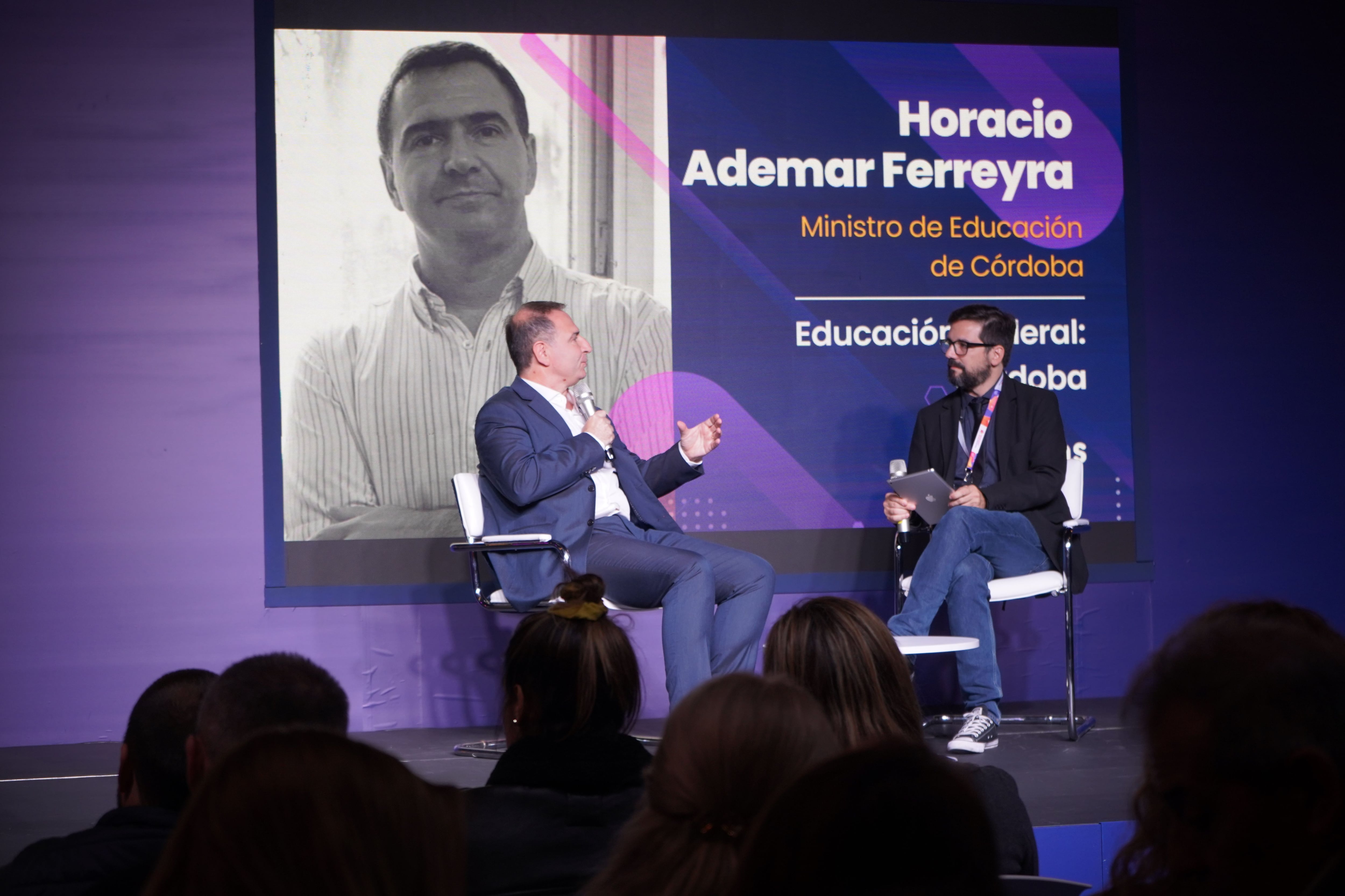 Horacio Ademar Ferreyra conversando sobre la articulación de la secundaria con la universidad (Agustín Brashich/Ticmas)