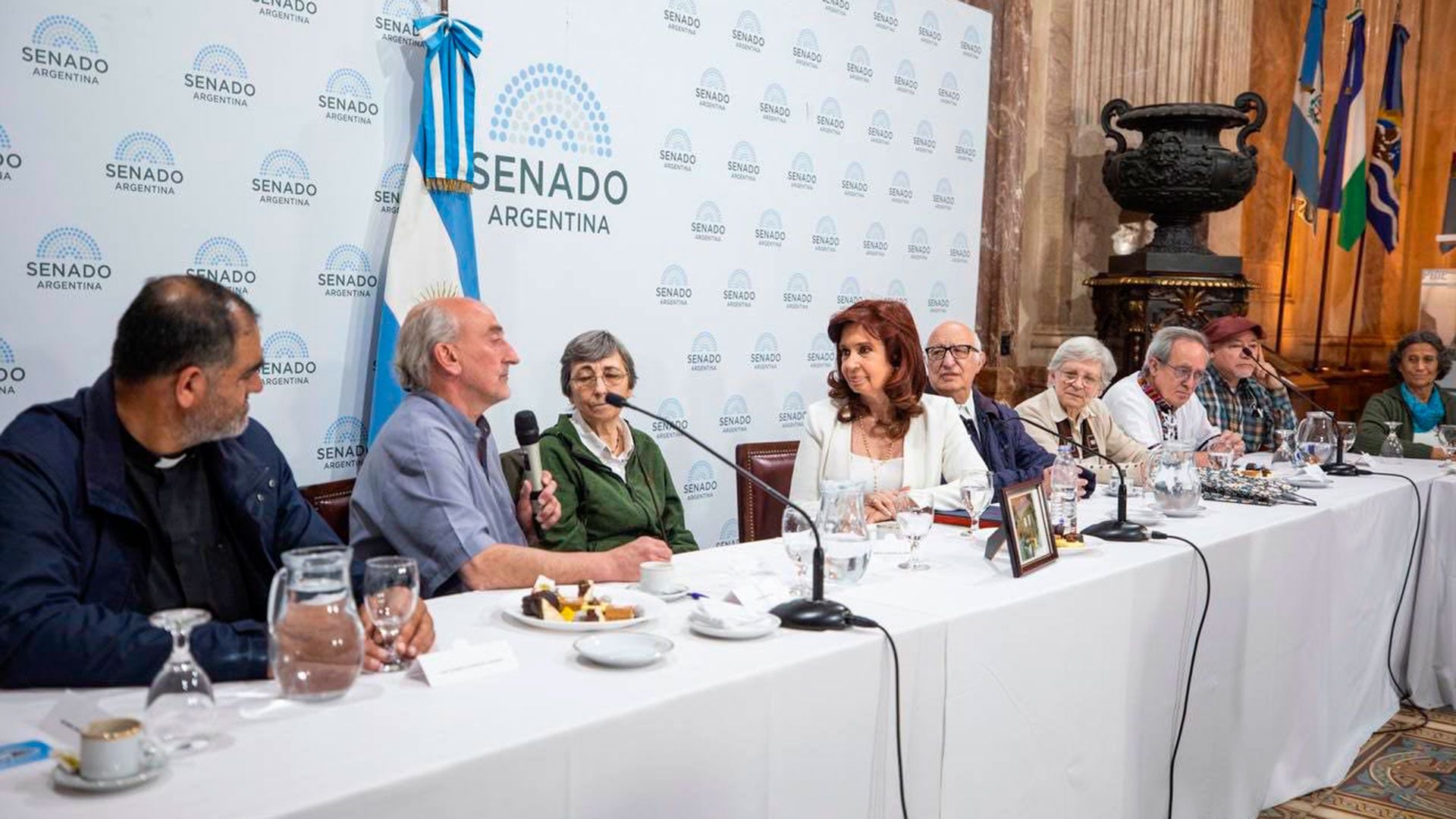 cristina kirchner reunion curas villeros