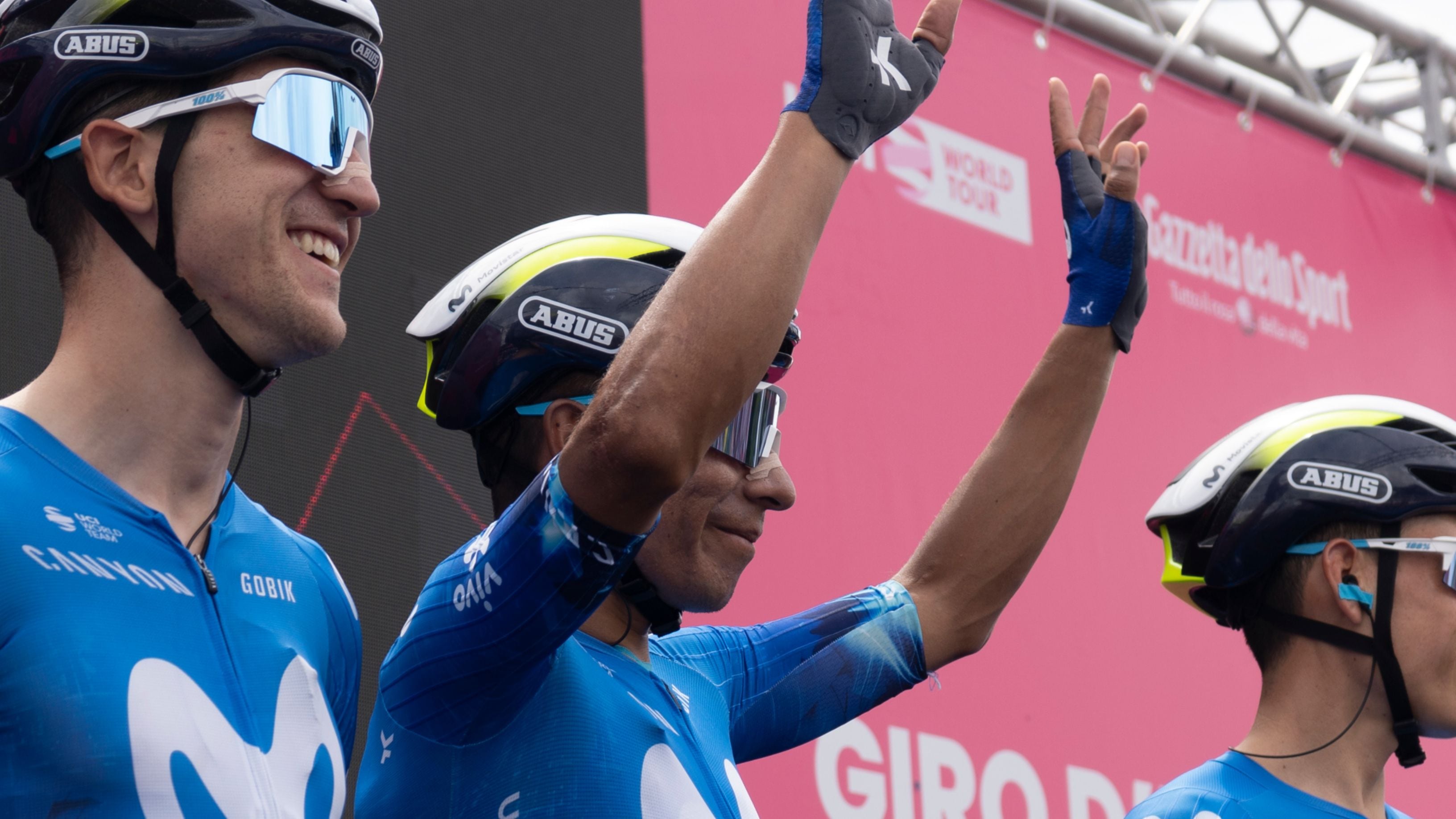 Nairo Quintana es uno de los ciclistas del pelotón del Giro de Italia más aclamado por los aficionados - crédito Movistar Team