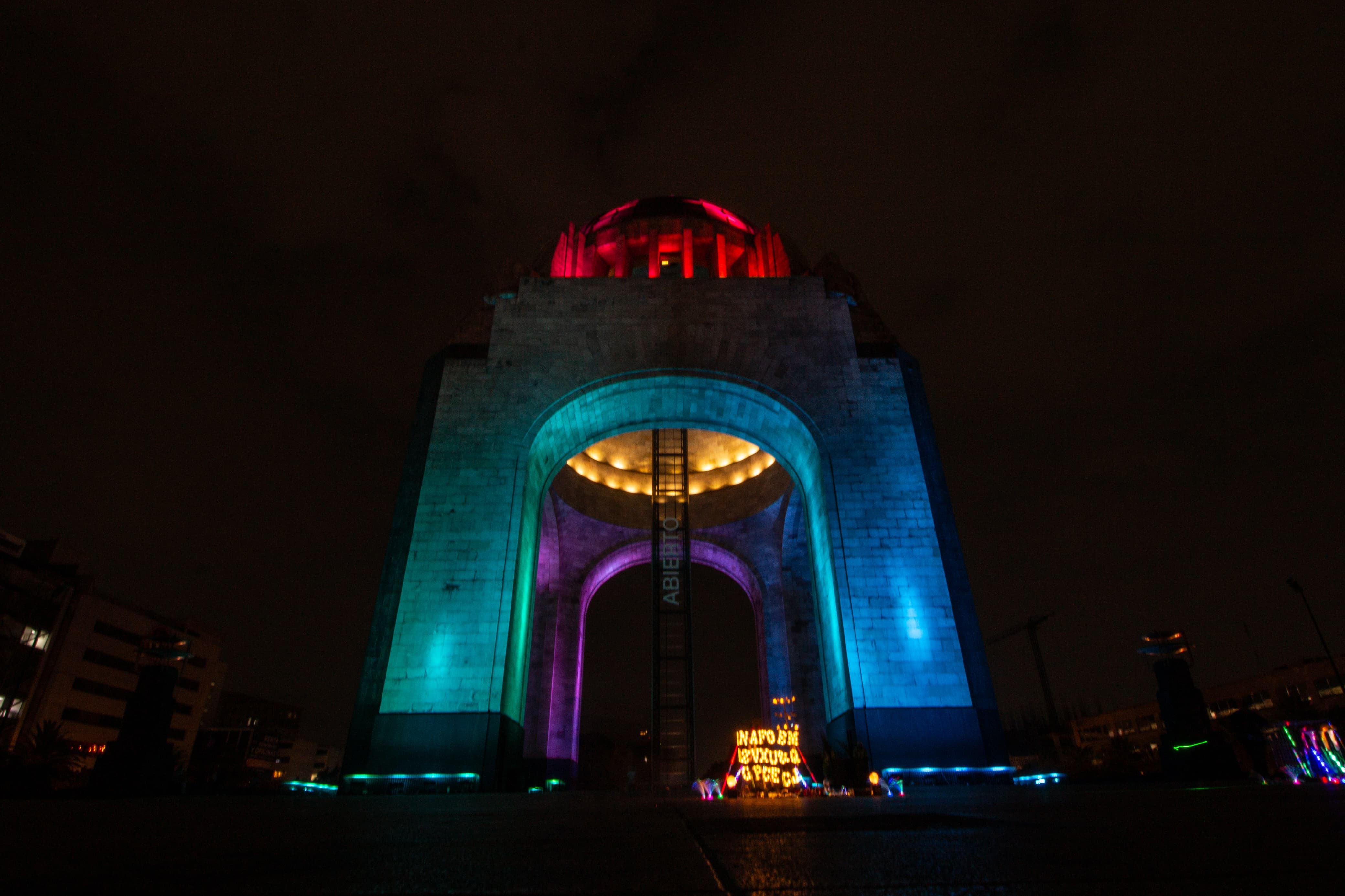 Monumentos día contra la homofobia/ Monumento a la Revolución foto: Gobierno de la CDMX