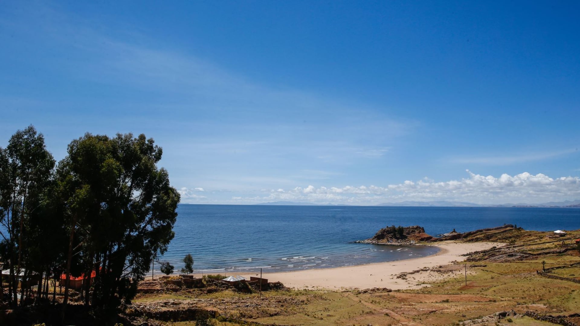 Puno - playa Collata - lago Titicaca - turismo en el Perú - Perú - 20 de mayo