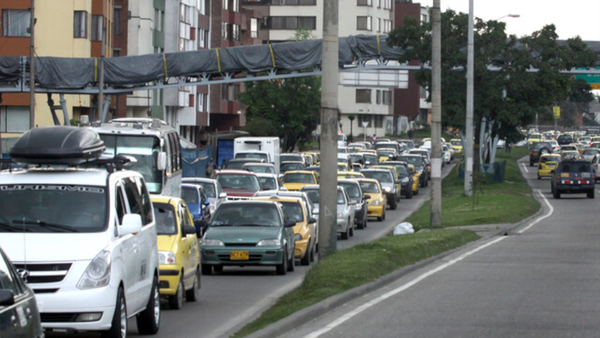 Foto de archivo de un trancón en la calle 53. (Crédito: Colprensa)