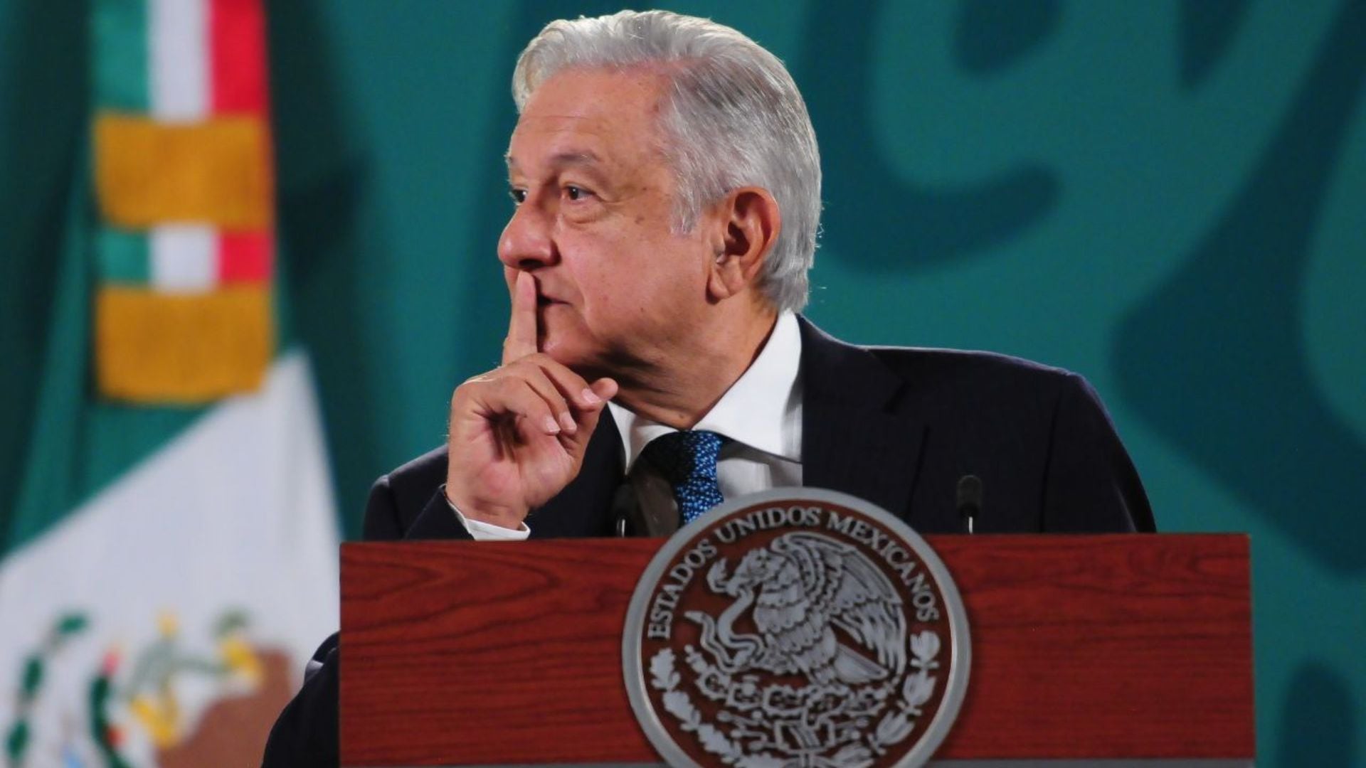 CIUDAD DE MÉXICO, 14ABRIL2021.- Conferencia matutina encabezada por Andrés Manuel López Obrador, presidente de México, la cual se lleva a cabo en el Salón Tesorería de Palacio Nacional, donde trataron los temas que sucedieron en el municipio de Aguililla, en el estado de Michoacán,asi como la unión entre Televisa y Univisión. FOTO: DANIEL AUGUSTO /CUARTOSCURO.COM