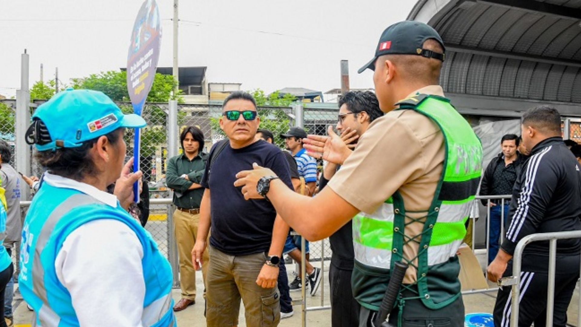 Metropolitano: cola exclusiva para mujeres ya está operativa en la estación Matellini