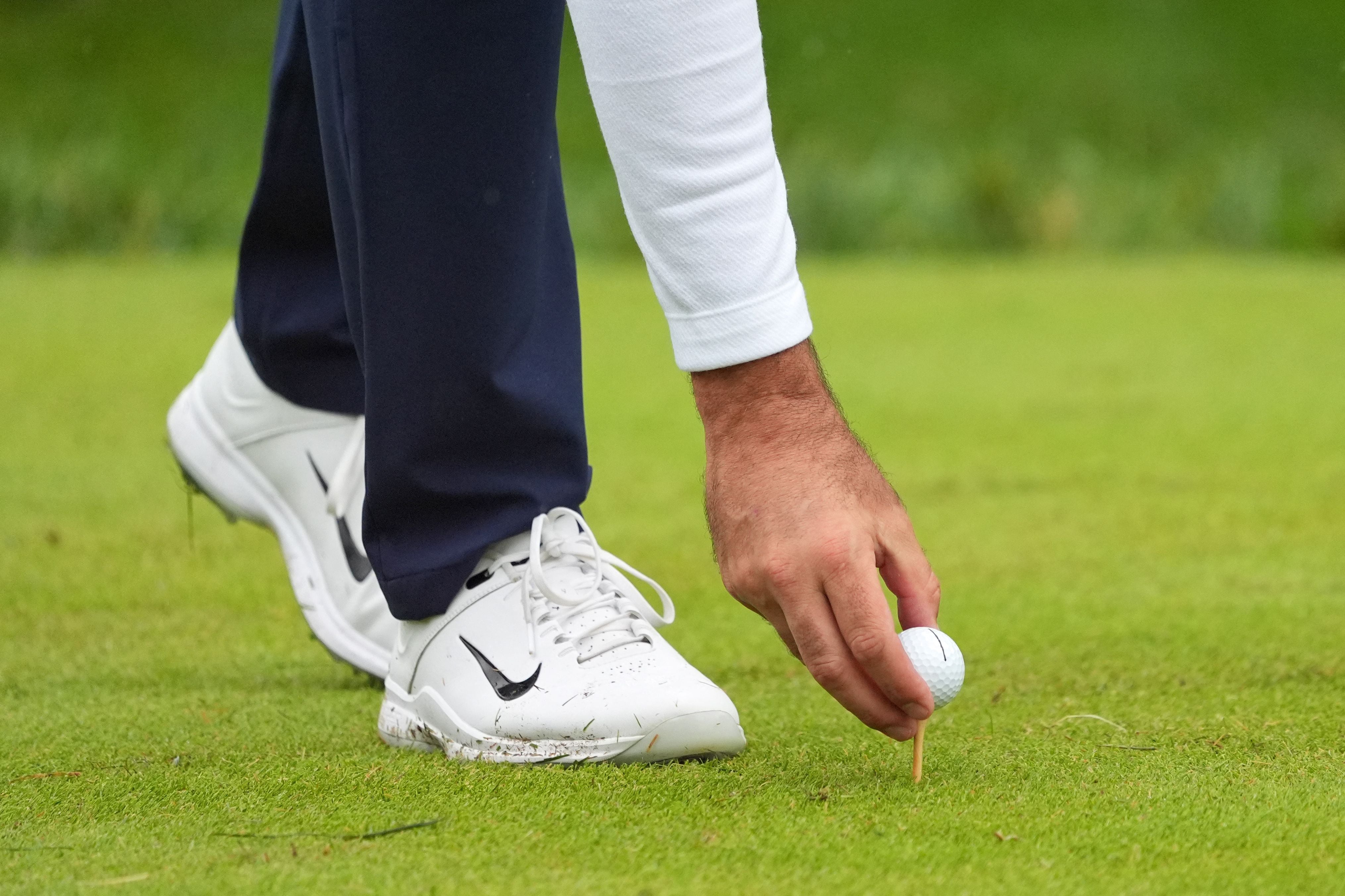 Salinas Pliego señaló que el único deporte que pueden jugar "los viejitos" es el golf, y por ello lo considera el deporte del futuro. 