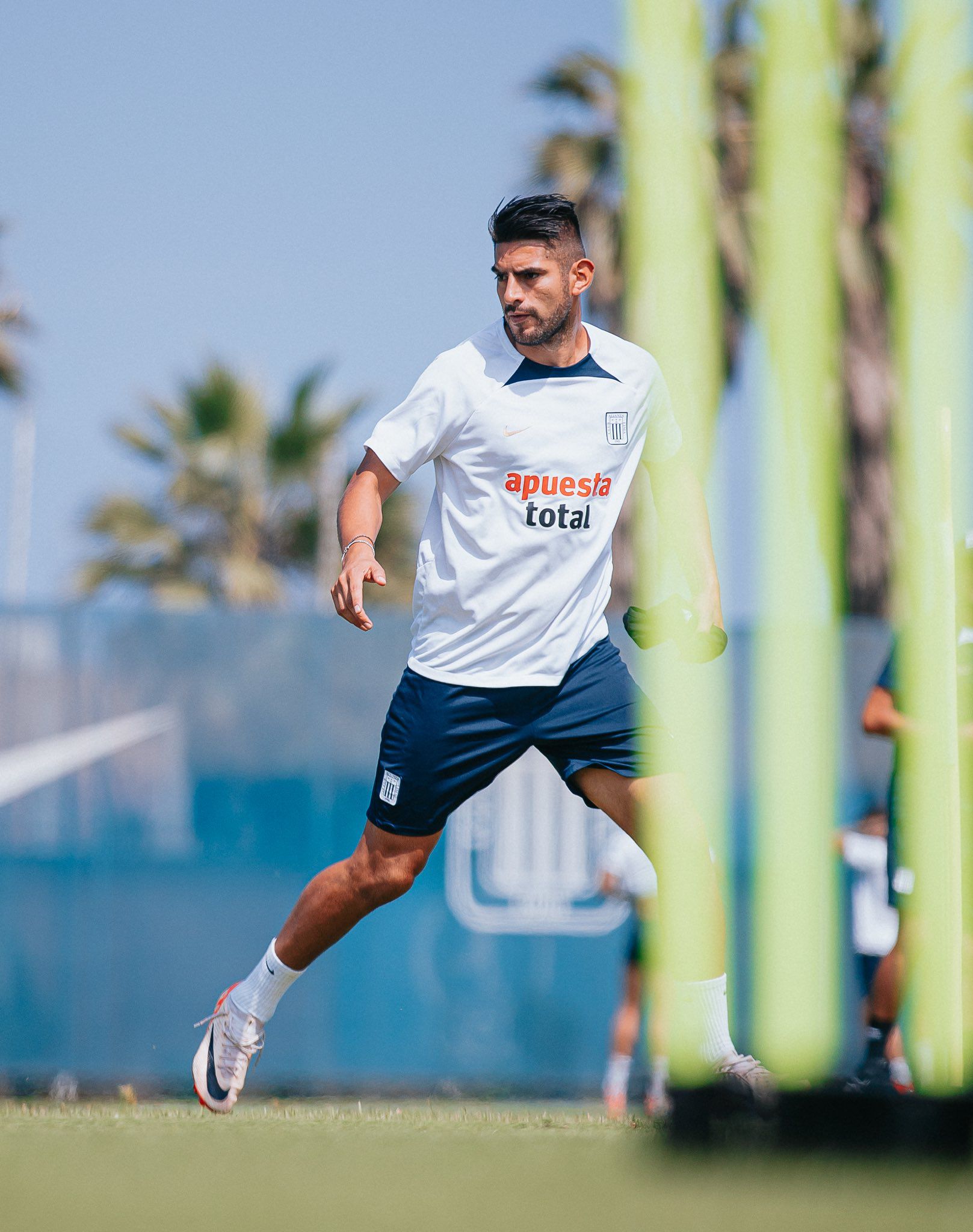 Carlos Zambrano se encuentra disputando su segunda temporada con la camiseta de Alianza Lima.