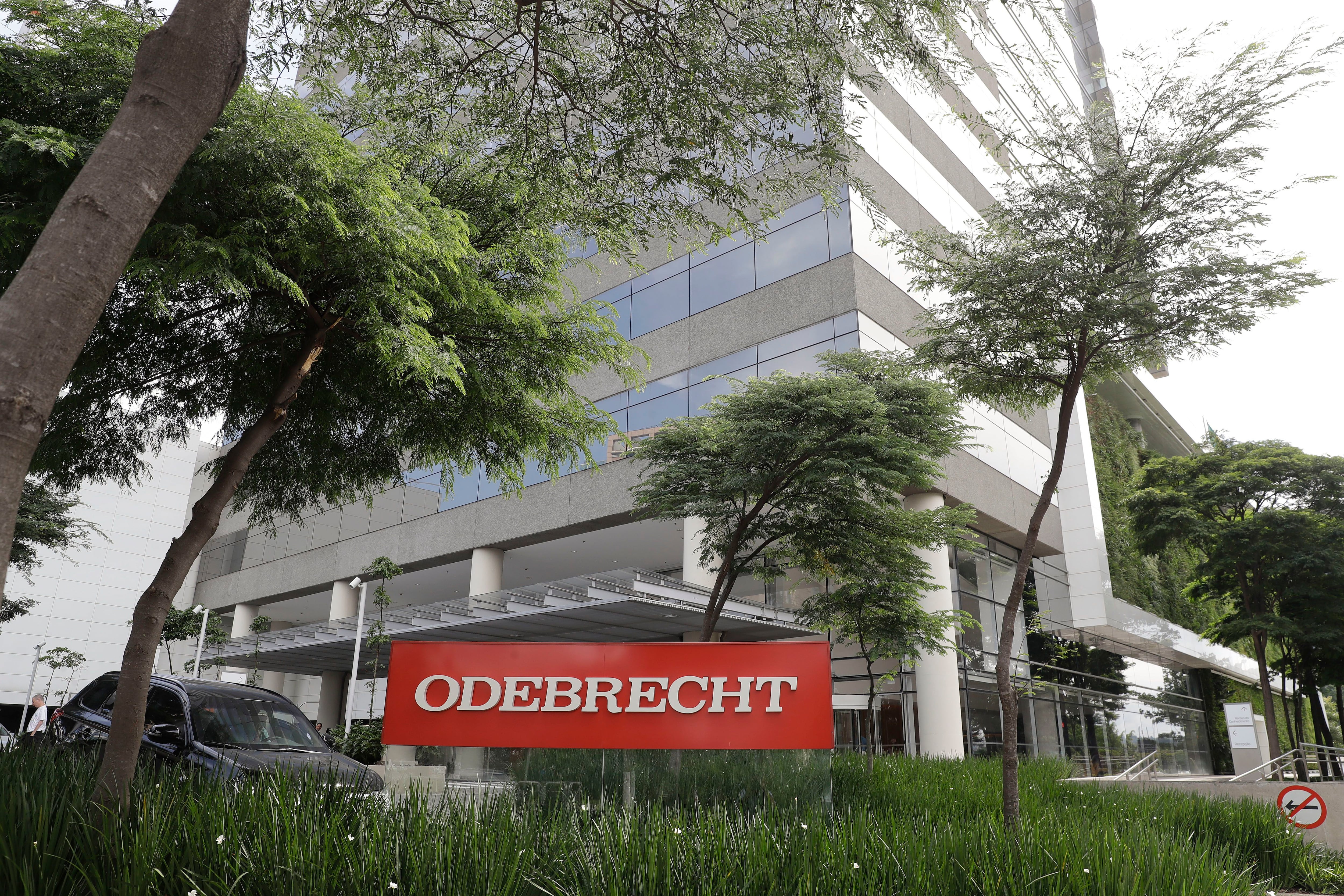 ARCHIVO - Una foto de archivo del 12 de abril de 2018 muestra la sede de Odebrecht en Sao Paulo, Brasil. Fiscales de Perú solicitaron a la justicia el miércoles 11 de octubre de 2023 que retirara al principal directivo de la constructora brasileña en Perú Jorge Barata de la figura de colaborador eficaz, luego de que no declarara en un juicio por lavado de activos contra el expresidente Ollanta Humala y su esposa. (AP Foto/Andre Penner, Archivo)