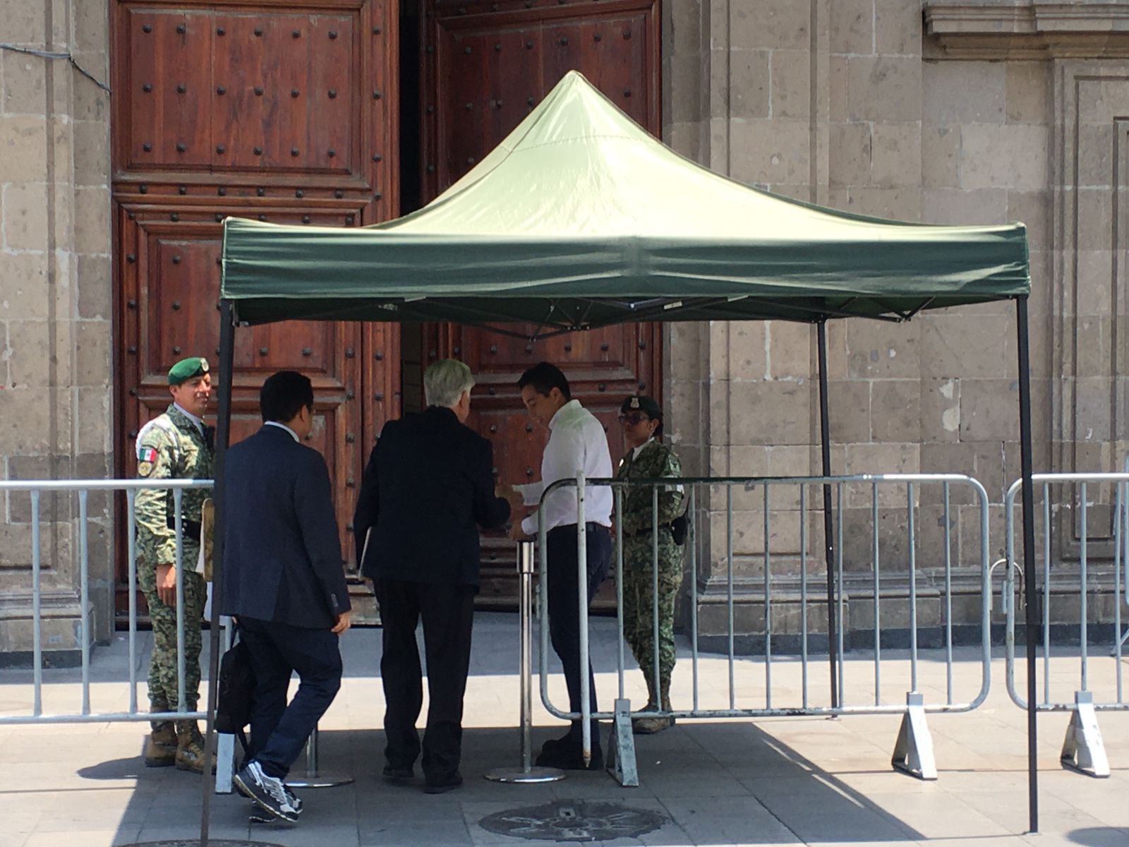 Manuel Bartlett, director de la CFE, fue a Palacio Nacional tras los apagones del martes 7 de mayo