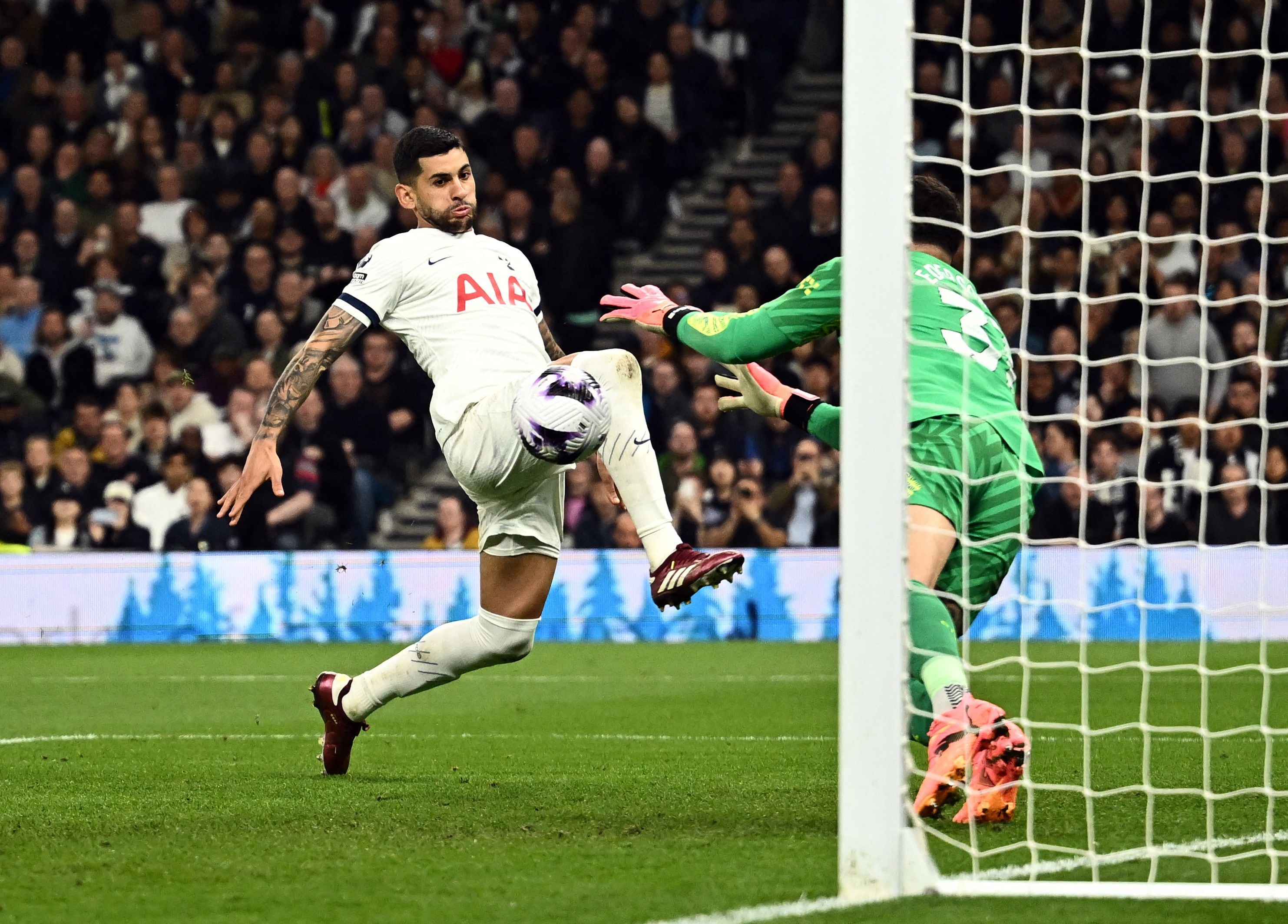 Ederson chocó con Romero (Reuters)