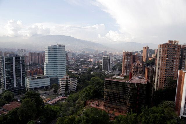 Polémica en Medellín por aparición de mensajes en contra de los turistas extranjeros - crédito Colprensa