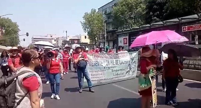 MArcha de la CNTE afecta servicio del MEtrobús