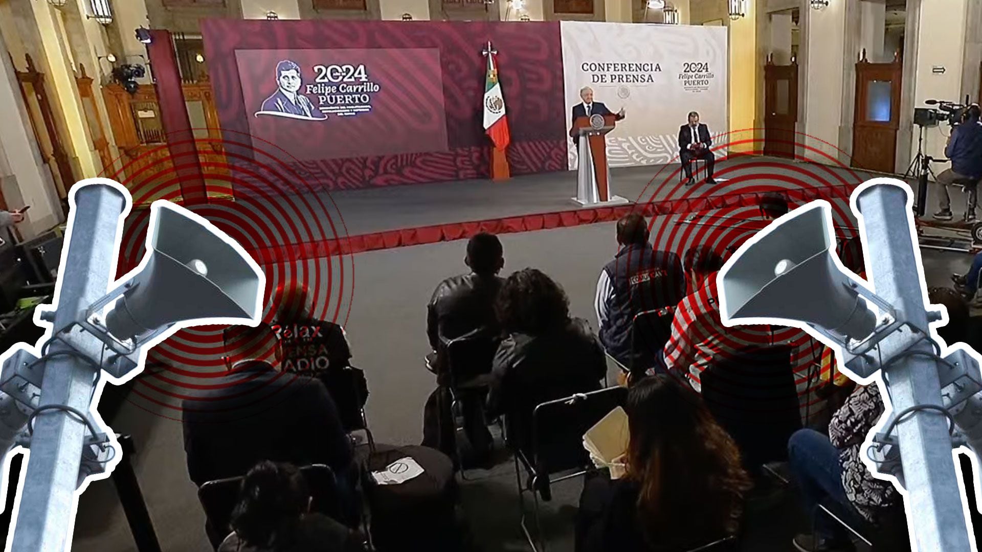El presidente López Obrador fue interrumpido por una alerta sísmica de un teléfono celular.