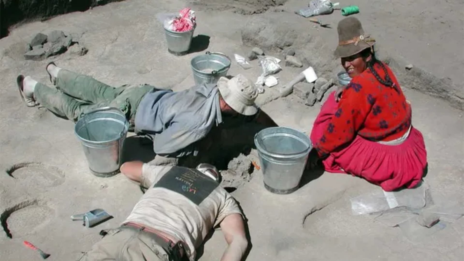 Excavación en el complejo arqueológico de Jiskairumoko, antigua aldea de cazadores-recolectores.