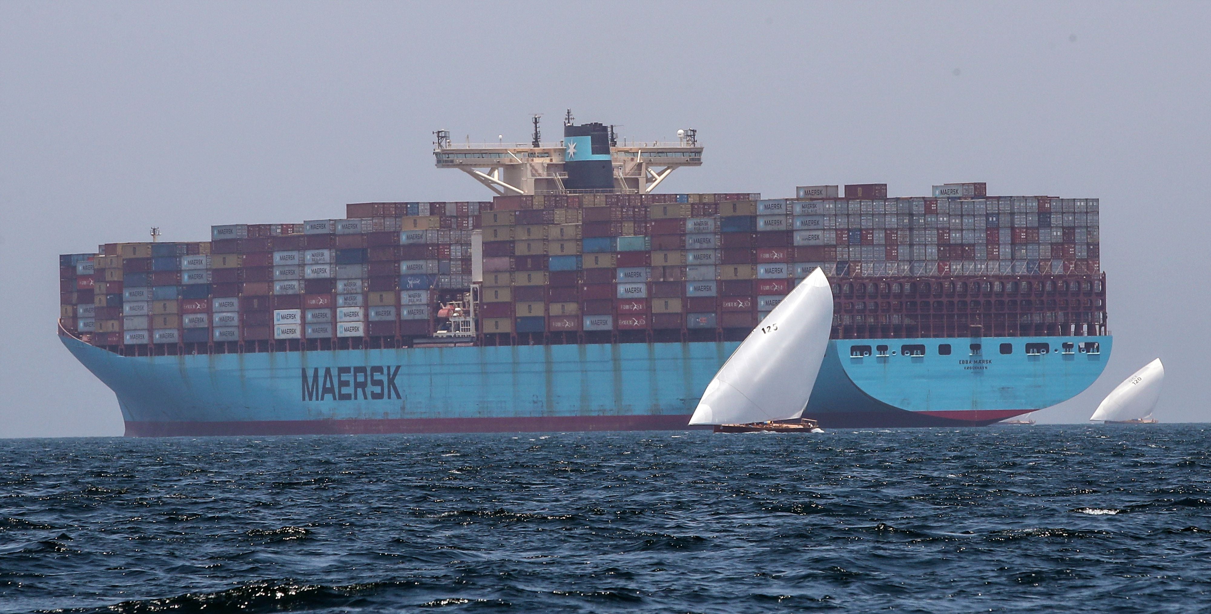 Los canales de Suez y Panamá han puesto contra las cuerdas al transporte marítimo internacional, que mueve el 90% del comercio mundial (EFE/EPA/Ali Haider)
