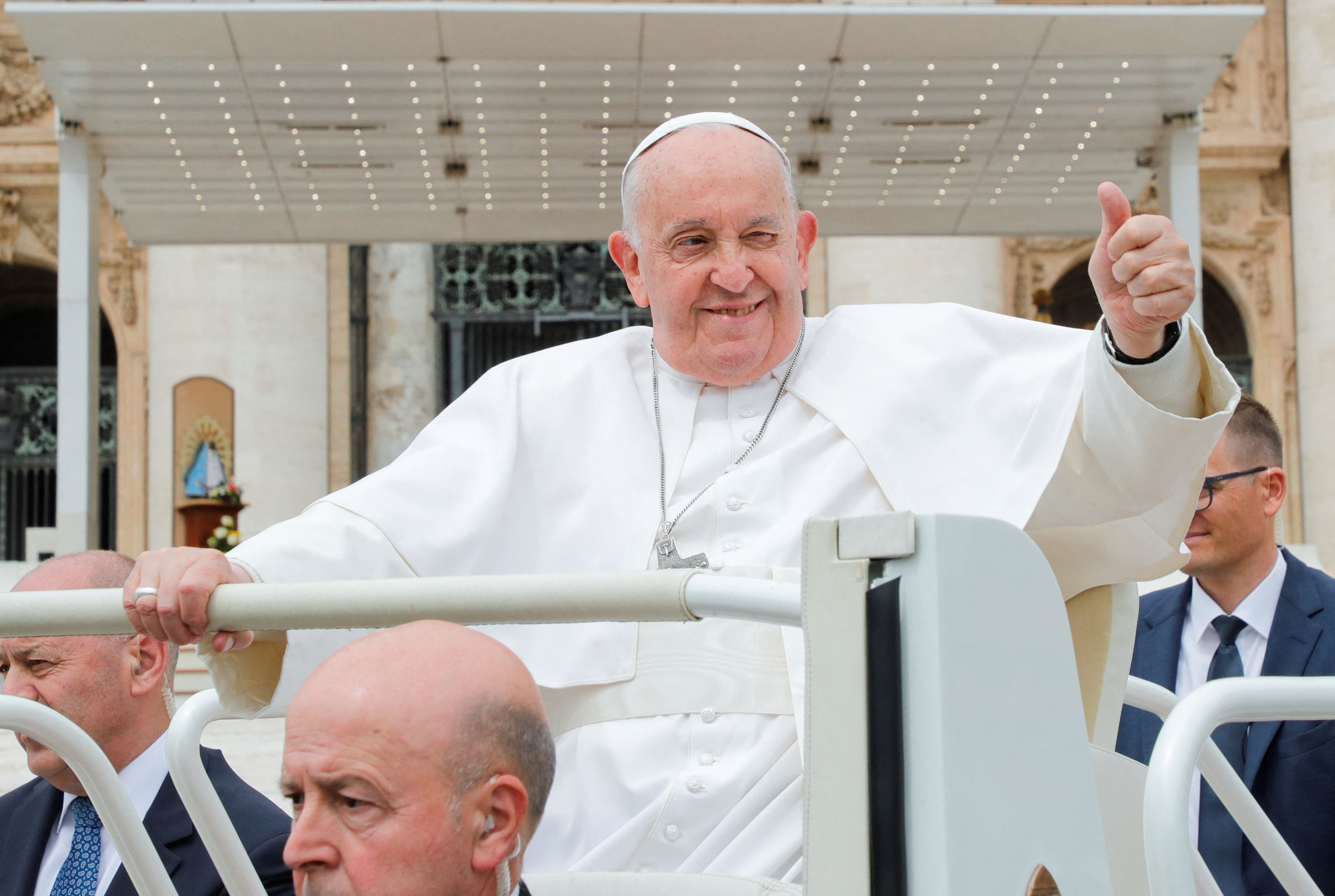 Gesto. El papa Francisco habló sobre las posibles fechas para un eventual regreso a la Argentina