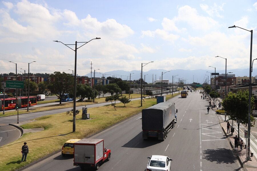 Se espera que más tarde se presente congestión en algunas vías debido a las marchas programadas para conmemorar el Día del Trabajo - crédito Colprensa/Lina Gasca