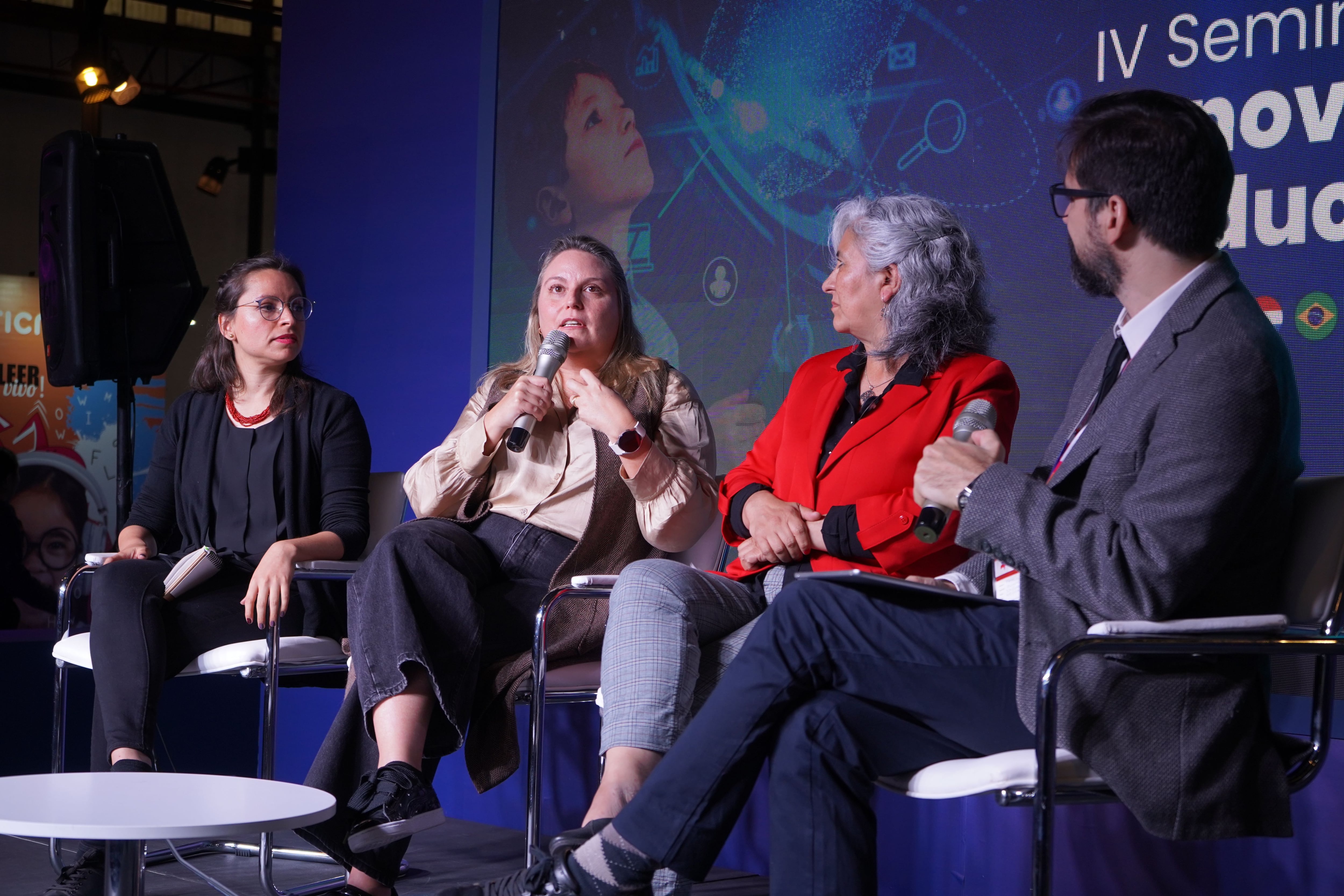 Laura Segura Guzmán, Rosario Jiménez Llosa y Viviana Suárez   conversaron con Ticmas en la FIL de Buenos Aires