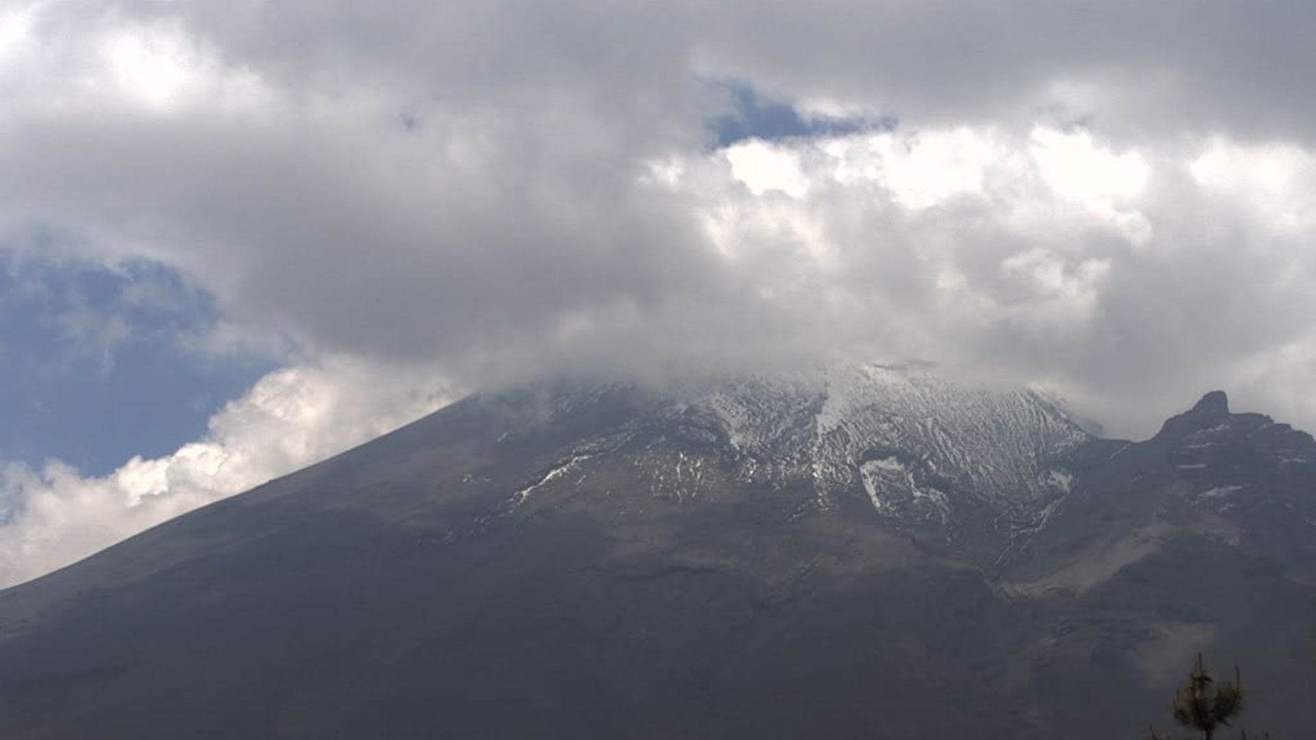 Foto del volcán Popocatépetl tomada el 25 de abril 2024